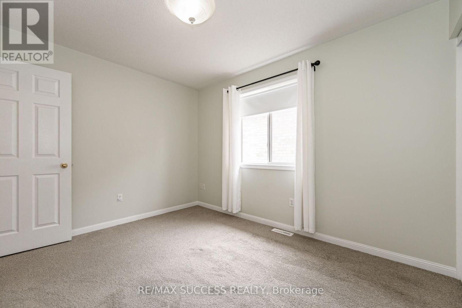 734 Edwards Avenue, Milton, Ontario  L9T 6B4 - Photo 30 - W12655354