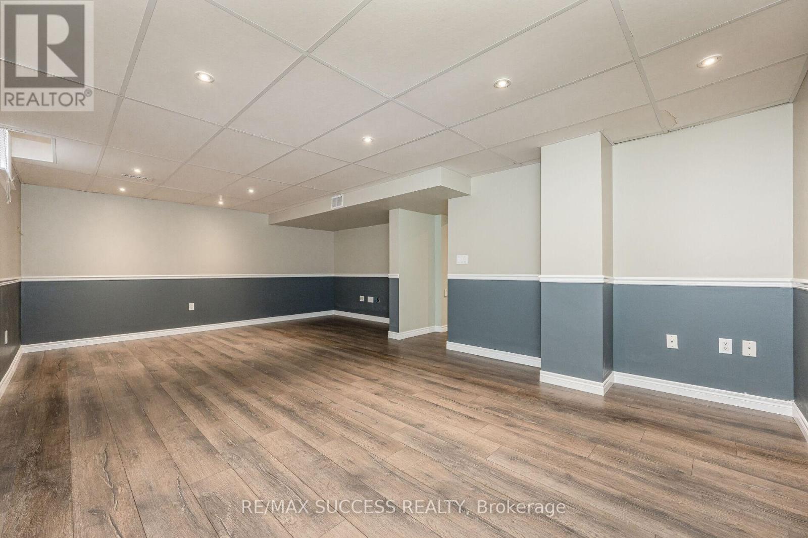 734 Edwards Avenue, Milton, Ontario  L9T 6B4 - Photo 34 - W12655354