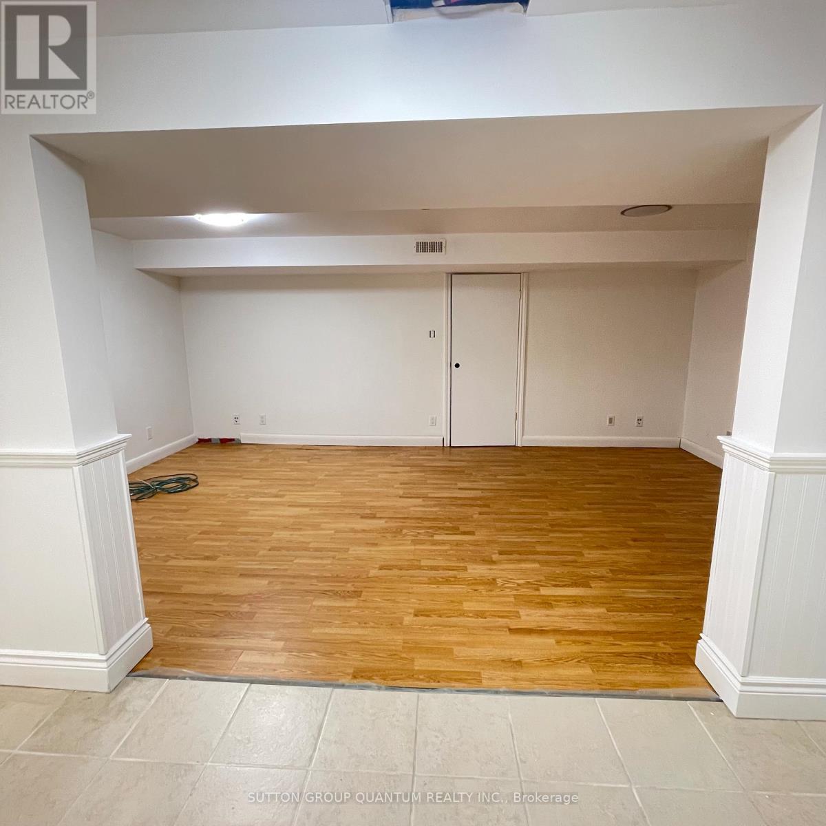 46 Woodlawn Avenue, Mississauga, Ontario  L5G 3K6 - Photo 20 - W12655376