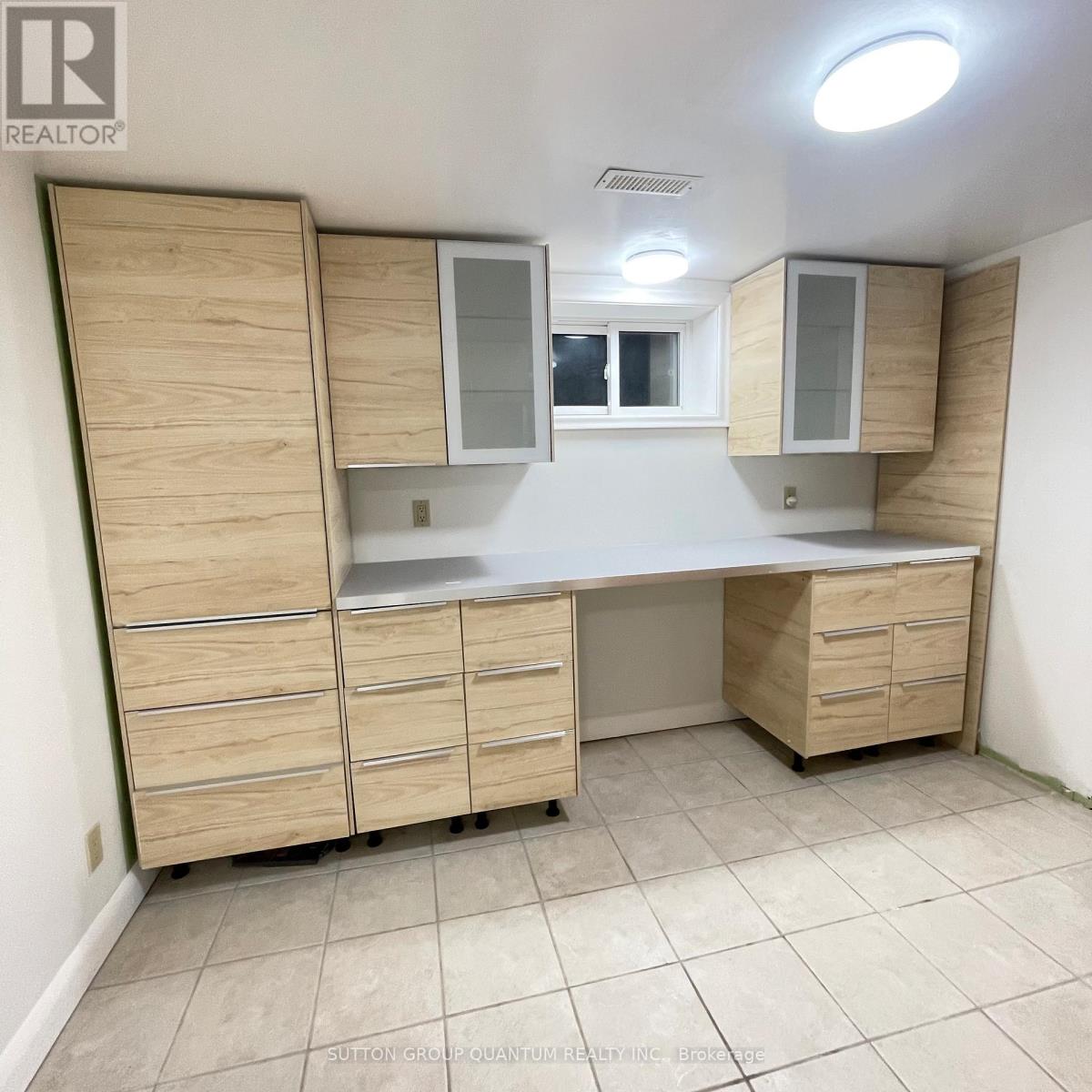 46 Woodlawn Avenue, Mississauga, Ontario  L5G 3K6 - Photo 28 - W12655376