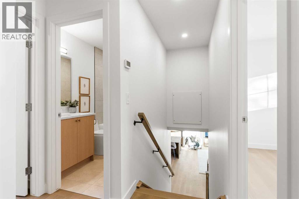 1012 70 Avenue Sw, Calgary, Alberta  T2V 4A8 - Photo 39 - A2274883