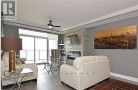 813 - 240 Villagewalk Boulevard, London North, Ontario  N6G 0P6 - Photo 8 - X12655422