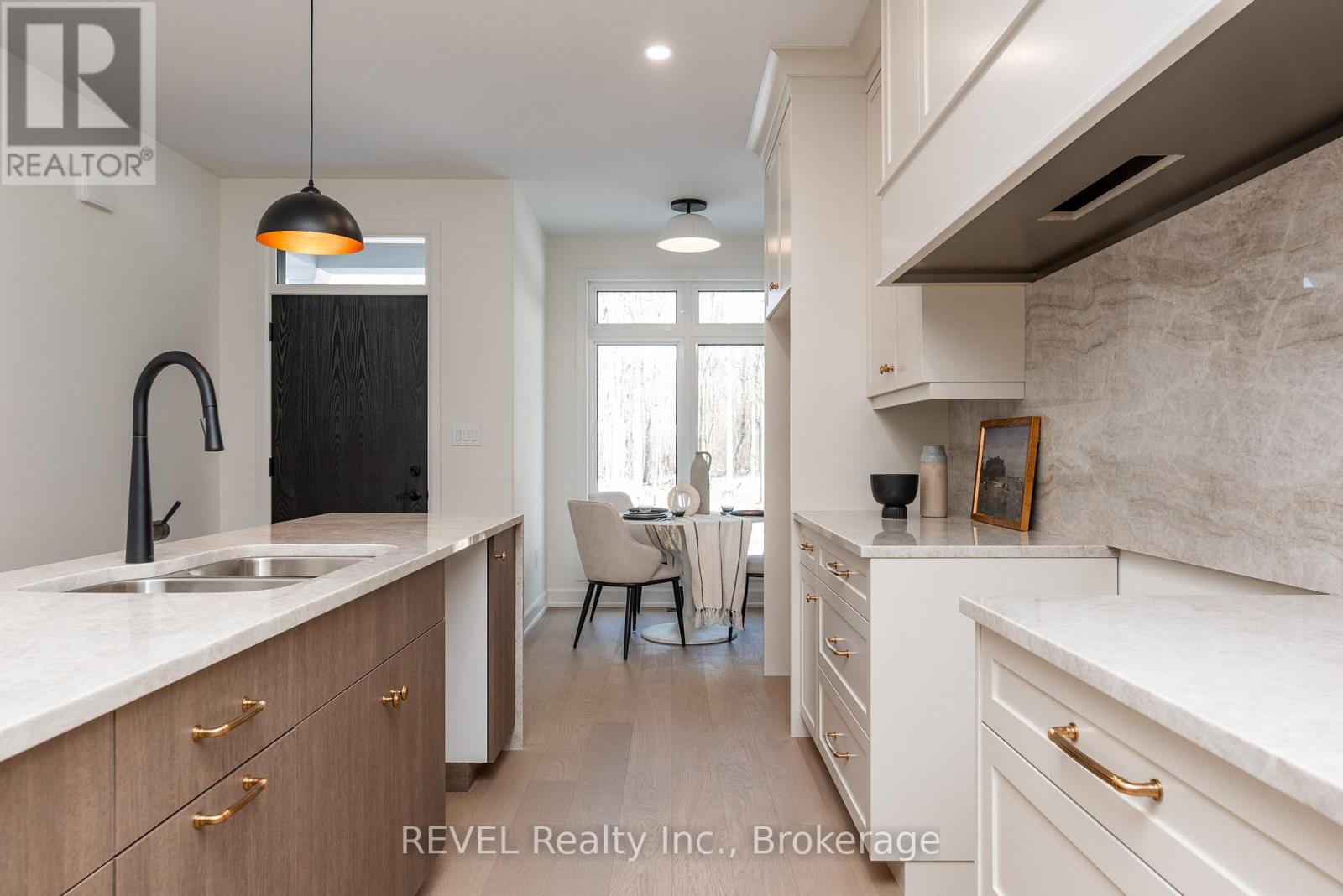 11 Stickles Street, Pelham, Ontario  L3C 3C3 - Photo 5 - X12655432