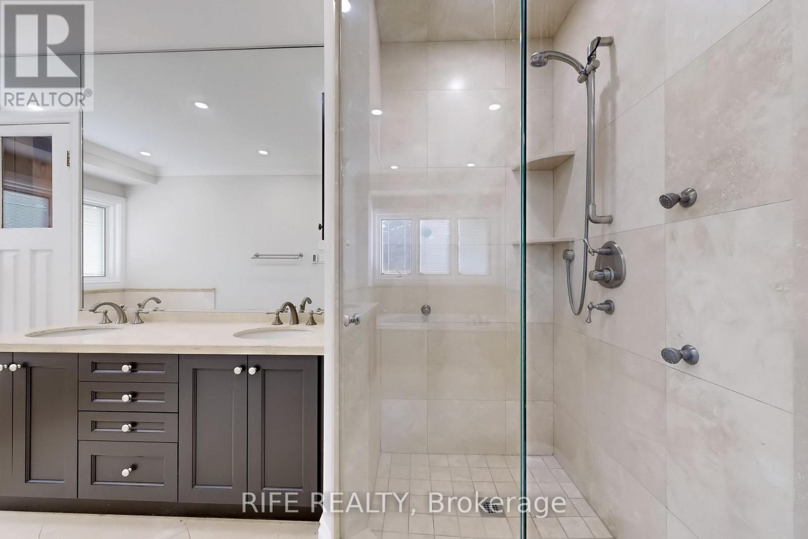 8 Elliotwood Court, Toronto, Ontario  M2L 2P9 - Photo 20 - C12655394