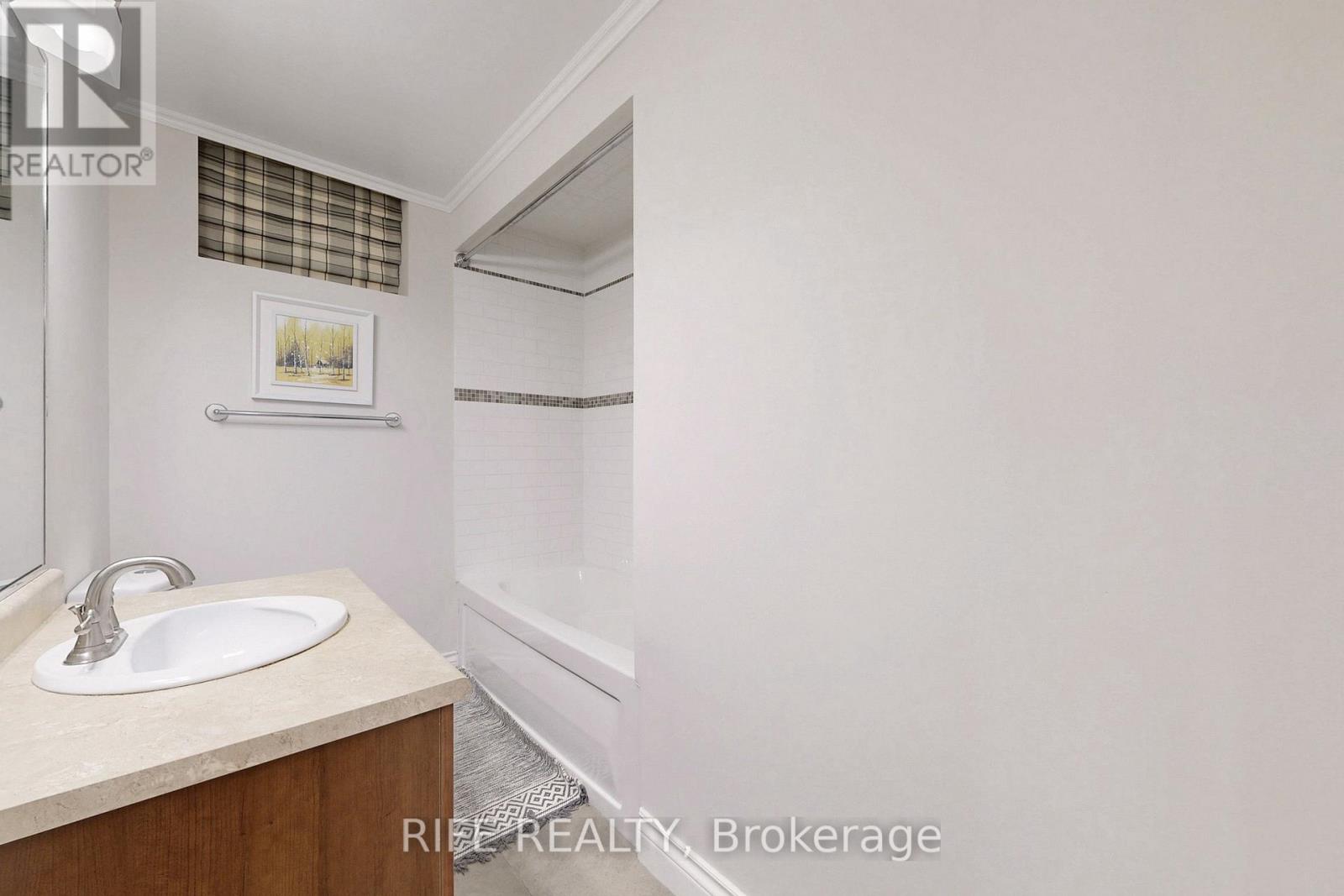 8 Elliotwood Court, Toronto, Ontario  M2L 2P9 - Photo 44 - C12655394