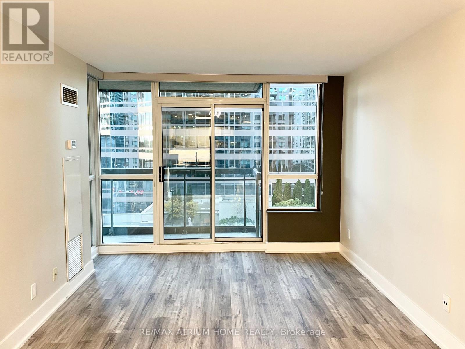 701 - 18 Parkview Avenue, Toronto, Ontario  M2N 7H7 - Photo 11 - C12655426