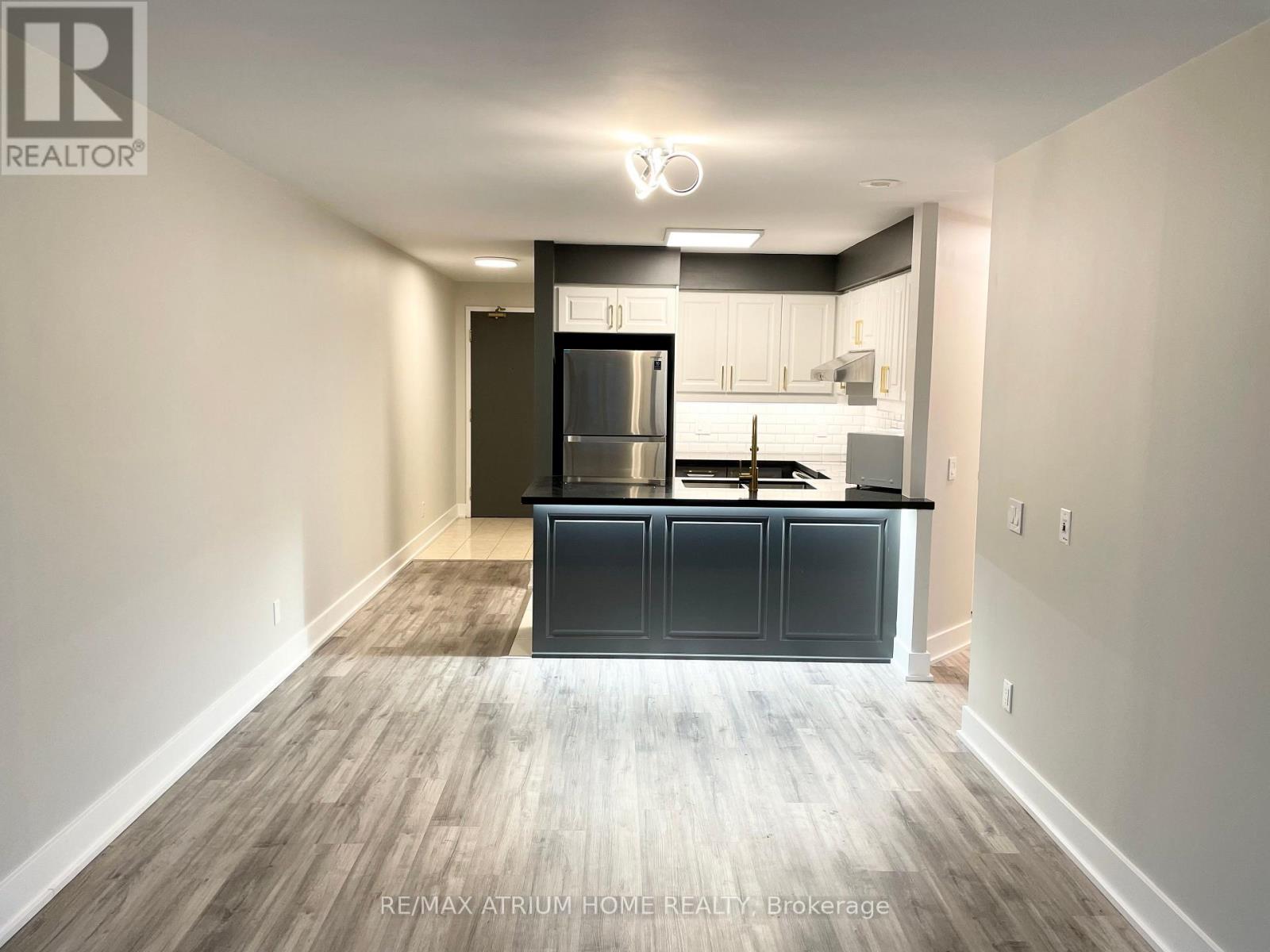 701 - 18 Parkview Avenue, Toronto, Ontario  M2N 7H7 - Photo 3 - C12655426