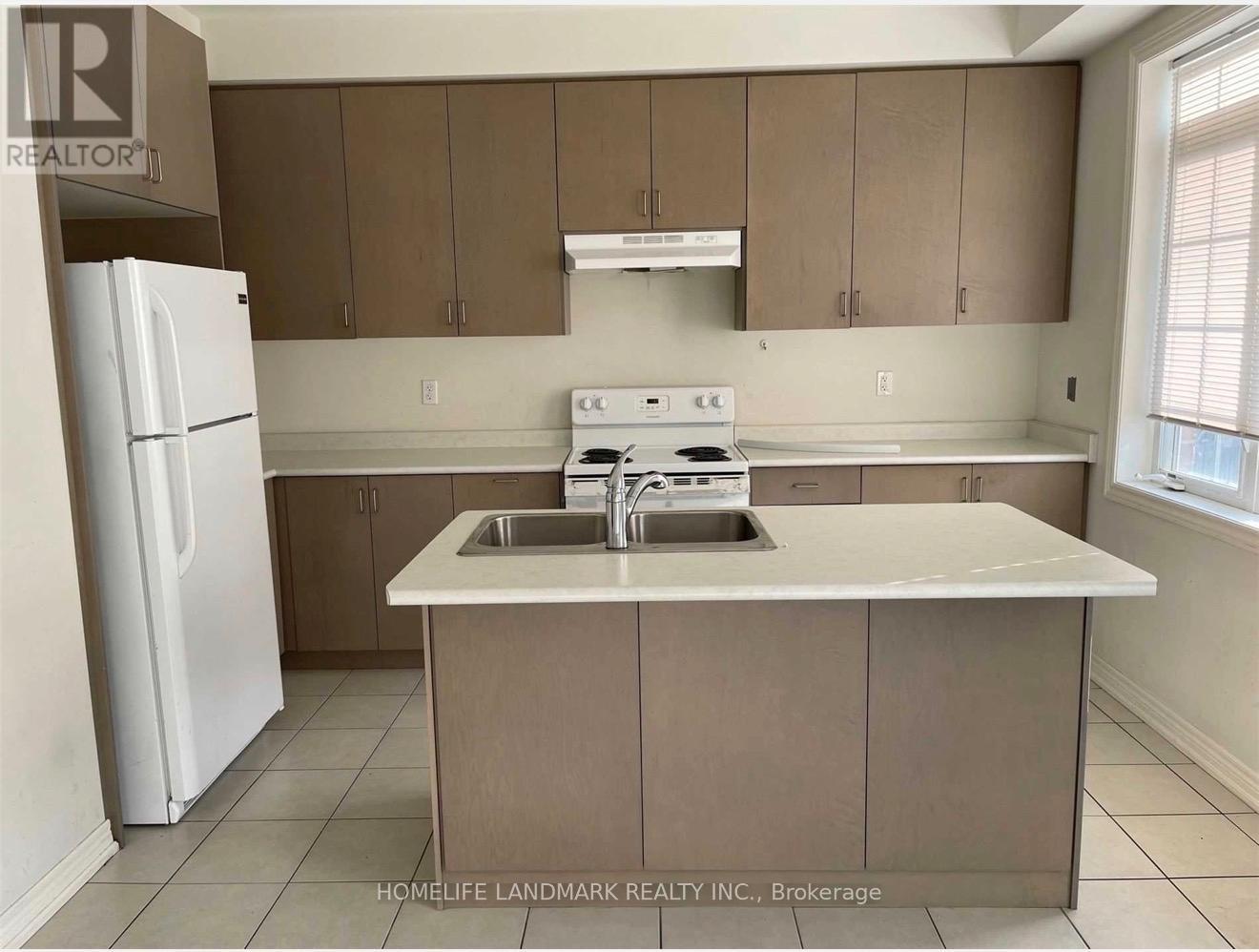 167 Roy Grove Way, Markham, Ontario  L6E 0T7 - Photo 4 - N12655398