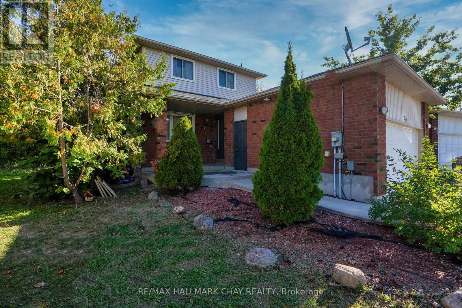 30 Rosenfeld Drive, Barrie, Ontario  L4M 5X2 - Photo 1 - S12655428