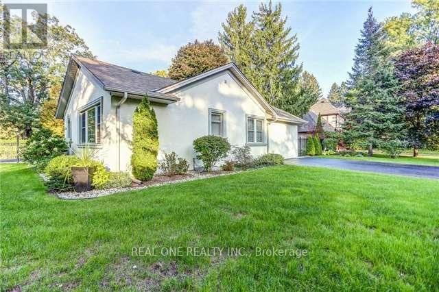 1268 Lorne Park Road, Mississauga, Ontario  L5H 3A8 - Photo 2 - W12655440