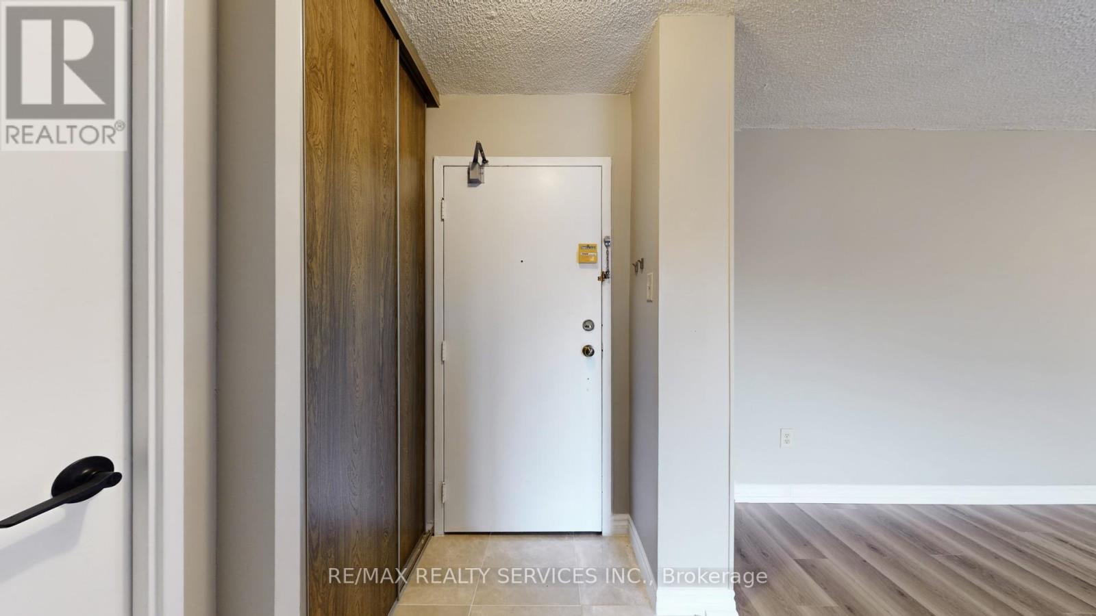 1506 - 3 Lisa Street, Brampton, Ontario  L6T 4A2 - Photo 5 - W12655450