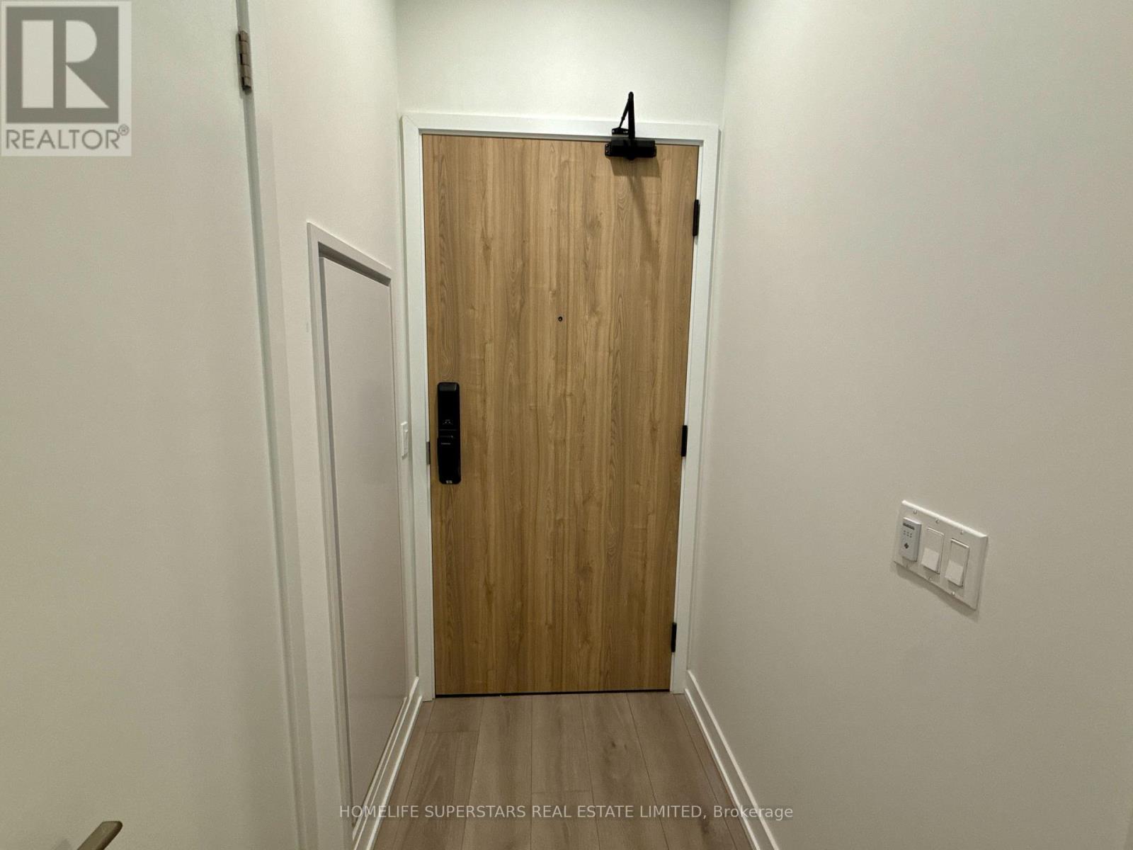 308 - 1 Fairview Road E, Mississauga, Ontario  L5A 4C6 - Photo 6 - W12655464