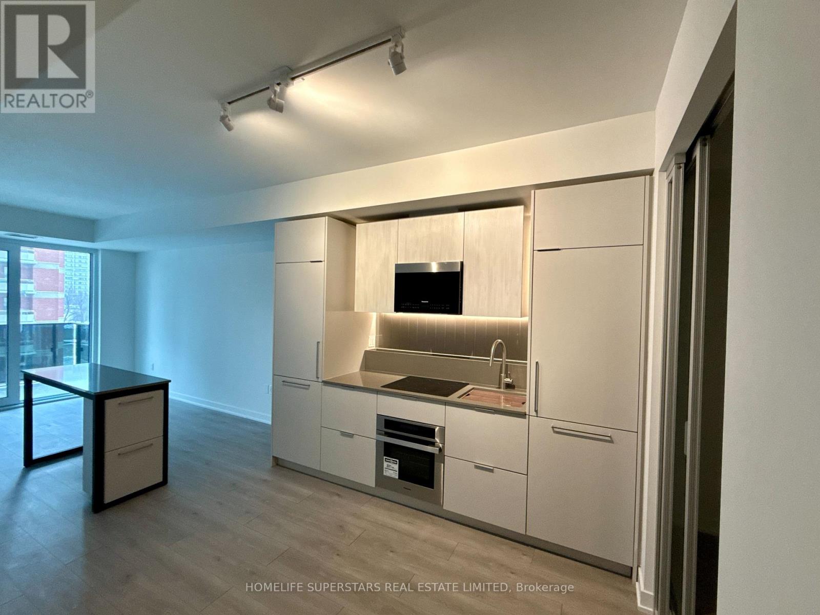 308 - 1 Fairview Road E, Mississauga, Ontario  L5A 4C6 - Photo 7 - W12655464