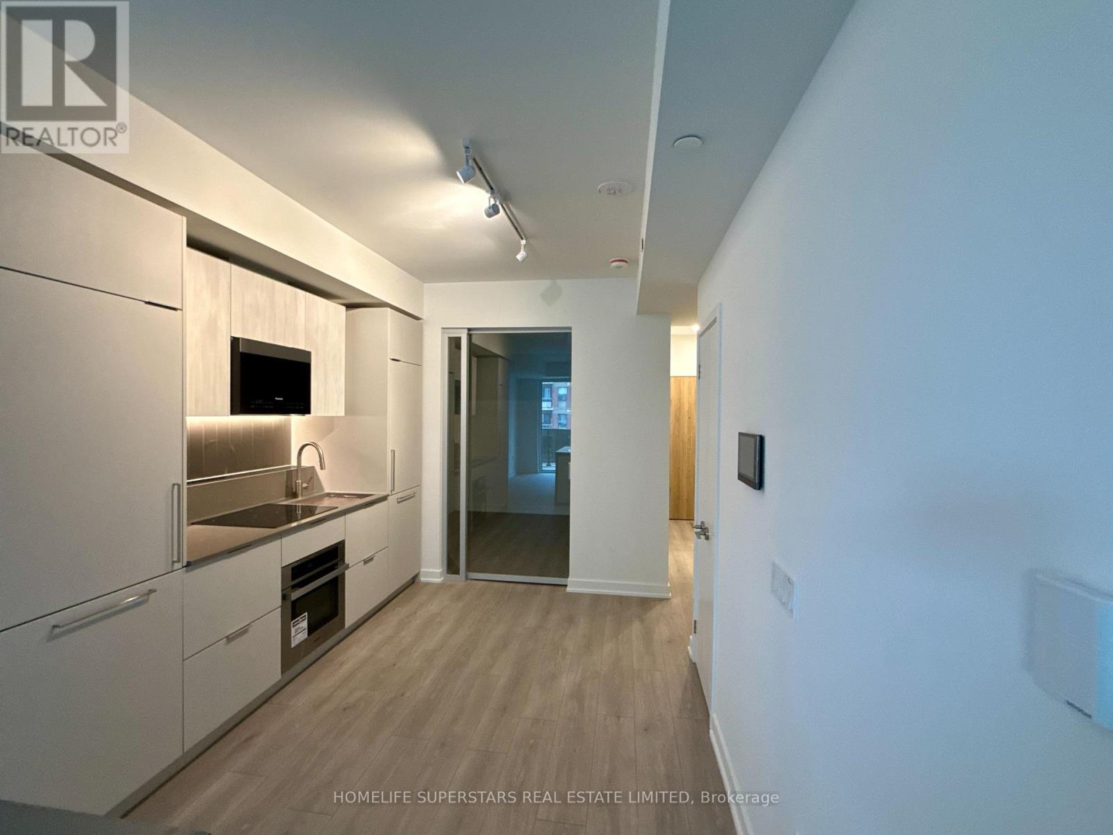 308 - 1 Fairview Road E, Mississauga, Ontario  L5A 4C6 - Photo 8 - W12655464