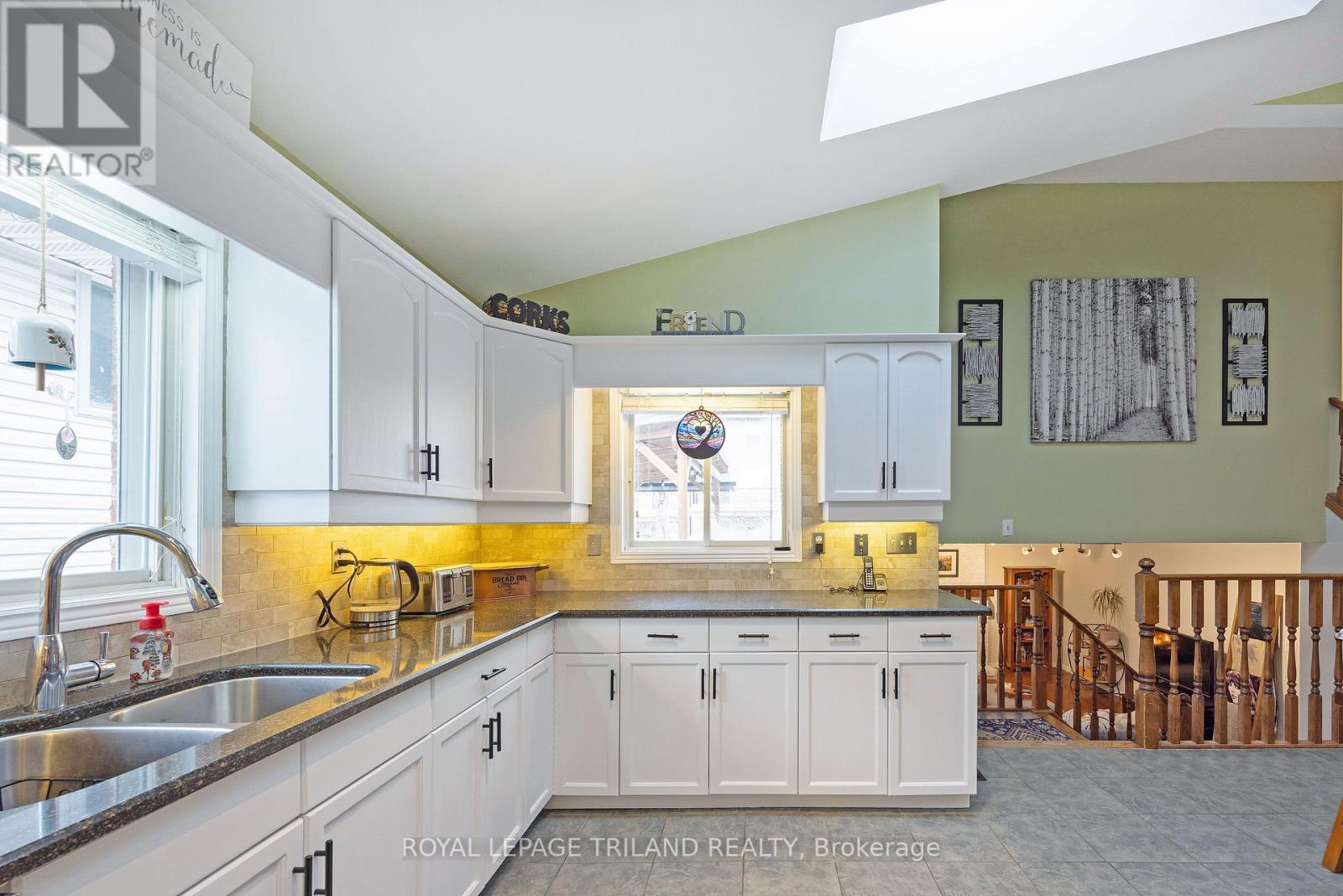 104 Josselyn Drive, London South, Ontario  N6E 3V6 - Photo 13 - X12655484