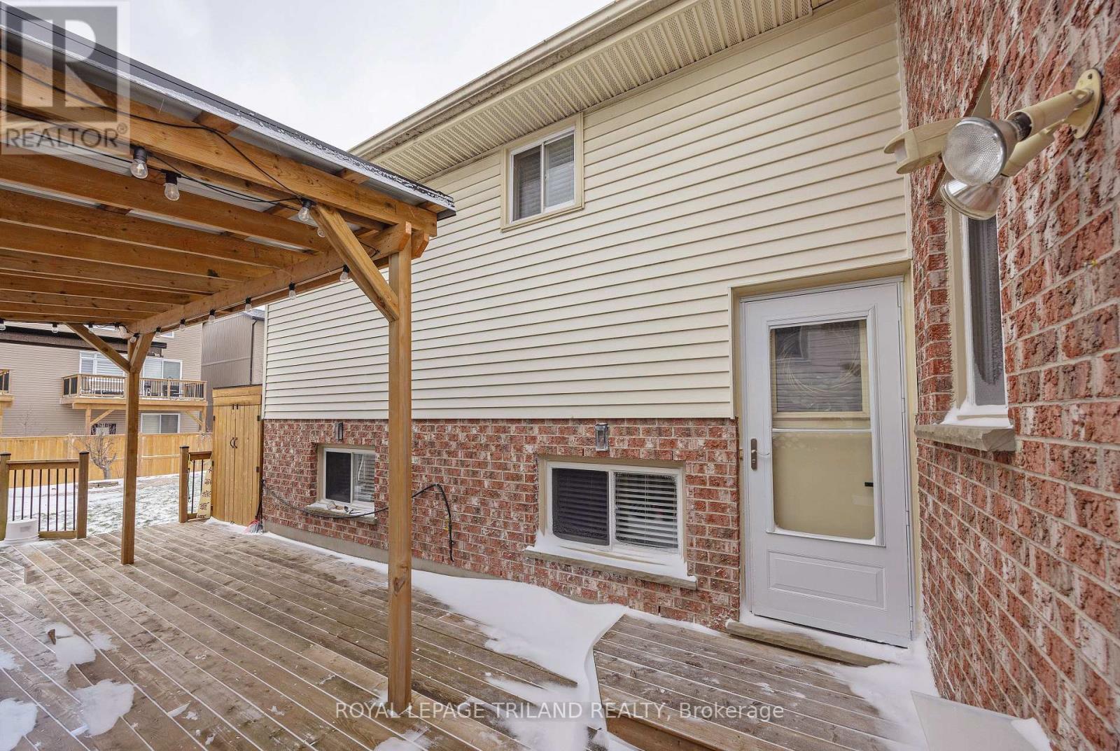 104 Josselyn Drive, London South, Ontario  N6E 3V6 - Photo 31 - X12655484