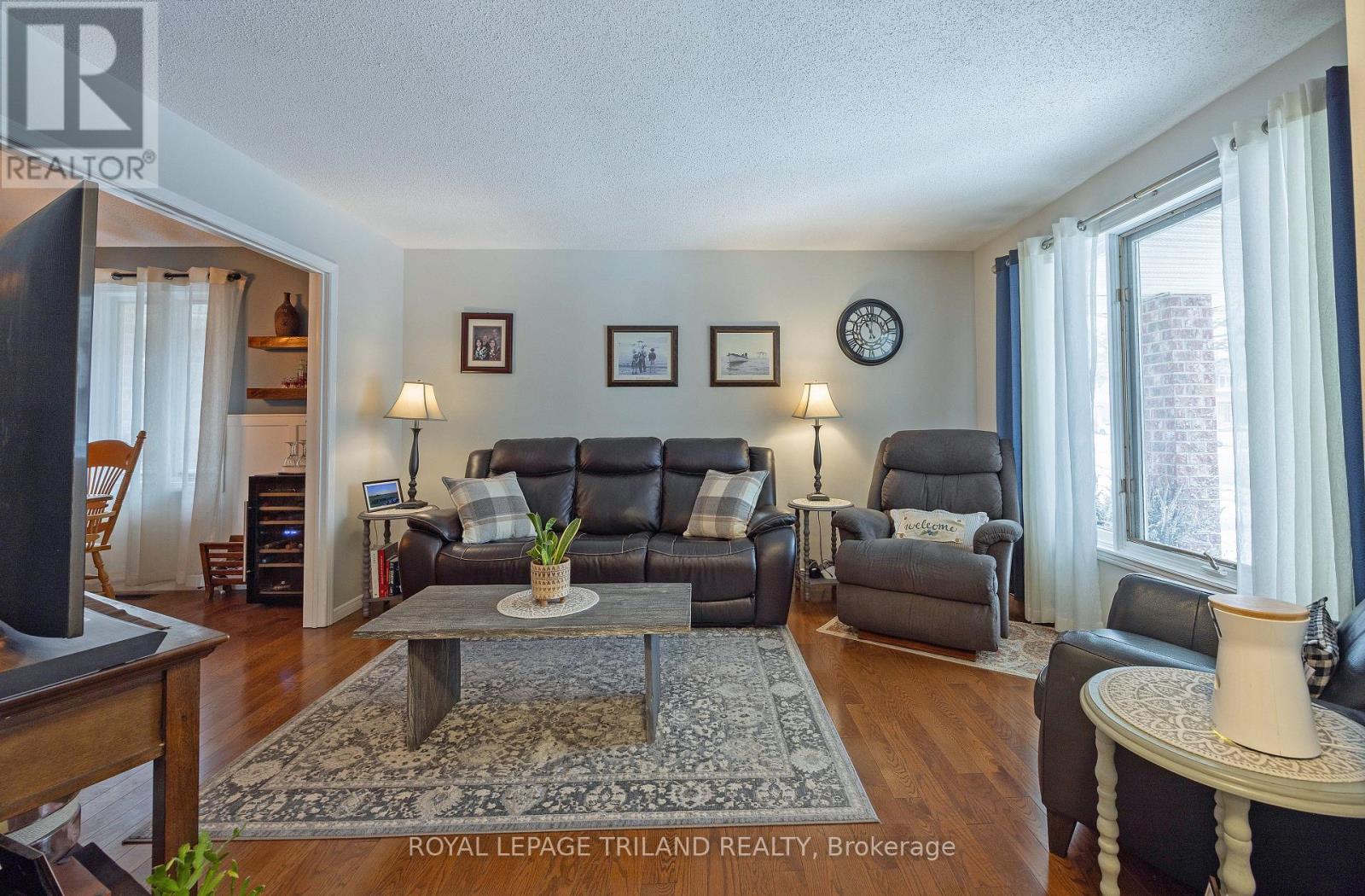 104 Josselyn Drive, London South, Ontario  N6E 3V6 - Photo 5 - X12655484