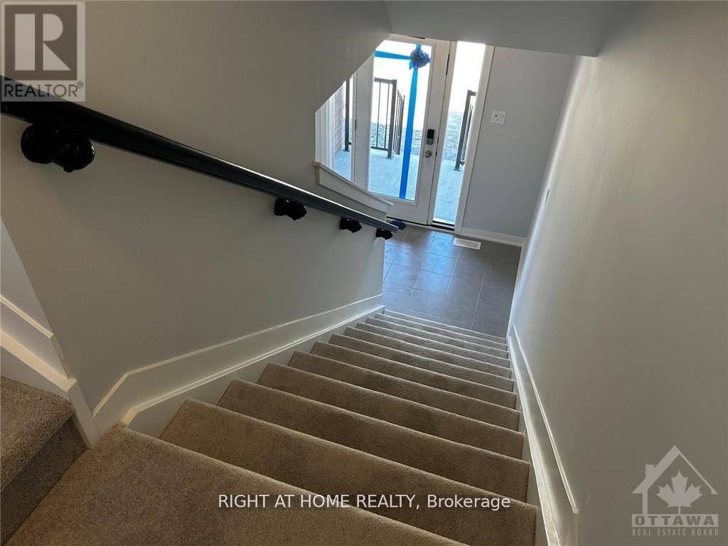 623 Quilter Row, Ottawa, Ontario  K0A 2Z0 - Photo 4 - X12655482