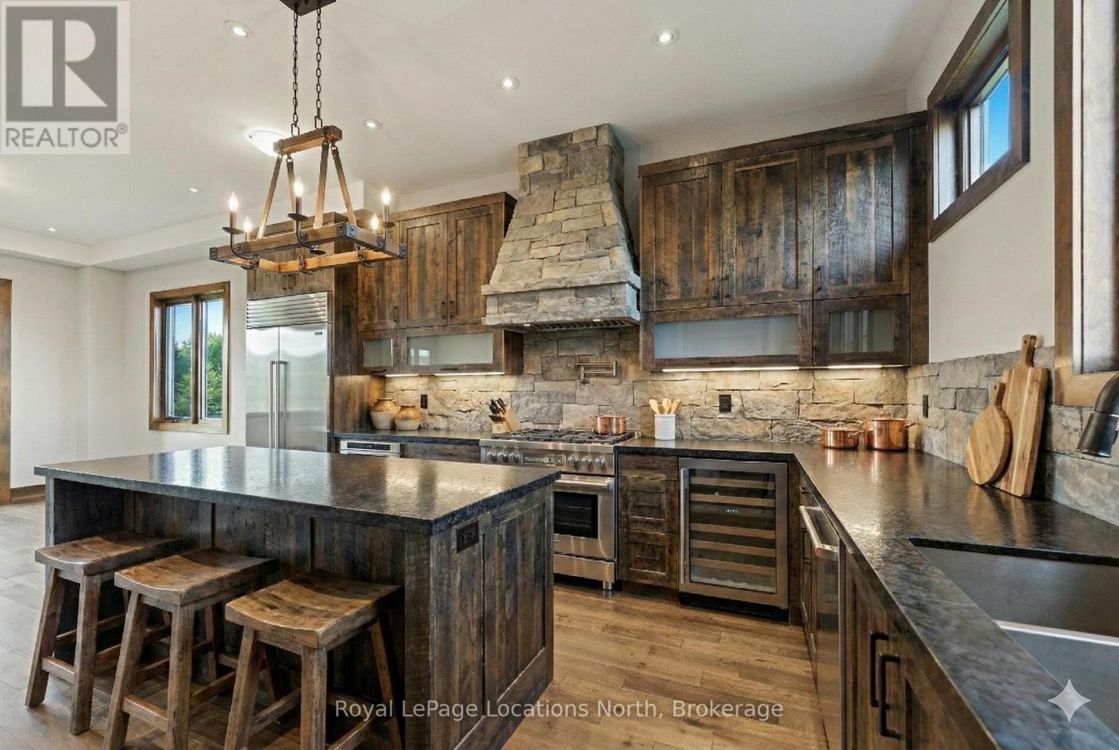 11 Windrose Valley Boulevard, Clearview, Ontario  L9Y 0K2 - Photo 15 - S12655490