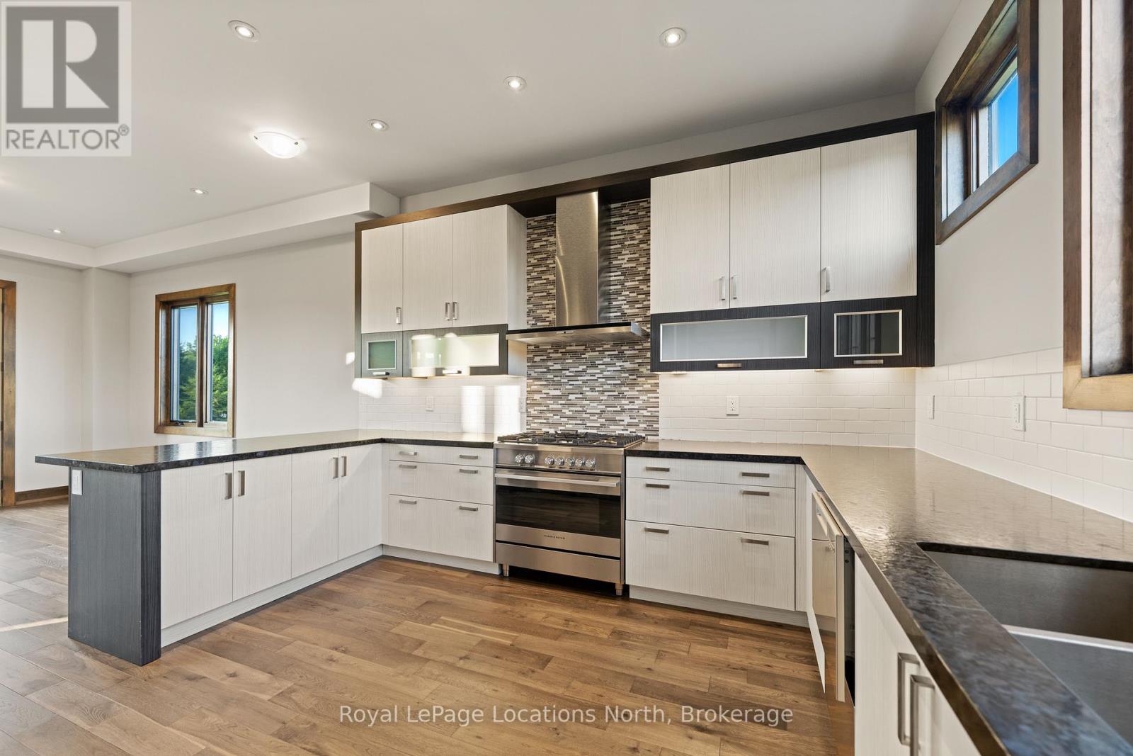 11 Windrose Valley Boulevard, Clearview, Ontario  L9Y 0K2 - Photo 16 - S12655490