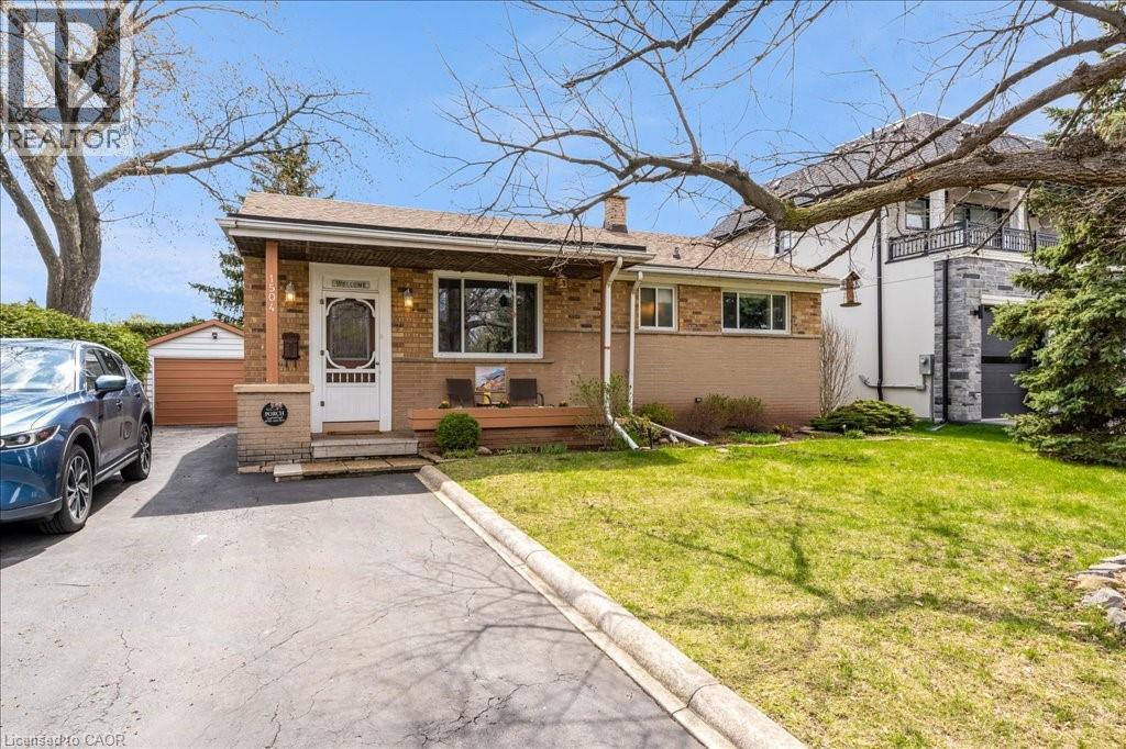 1504 Bridge Road, Oakville, Ontario  L6L 2E3 - Photo 3 - 40781679