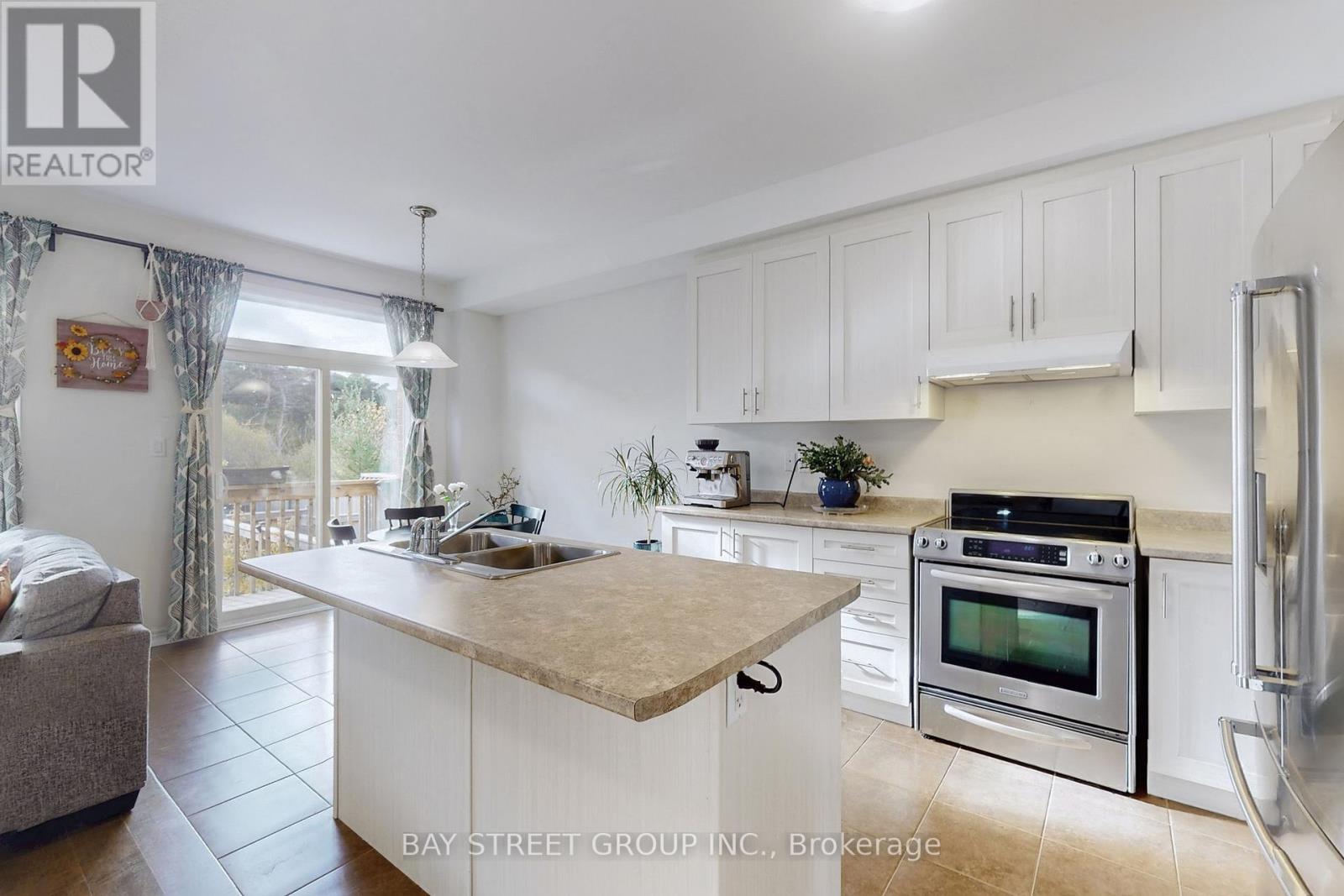 7 Paper Mills Crescent, Richmond Hill, Ontario  L4E 0V5 - Photo 12 - N12654534