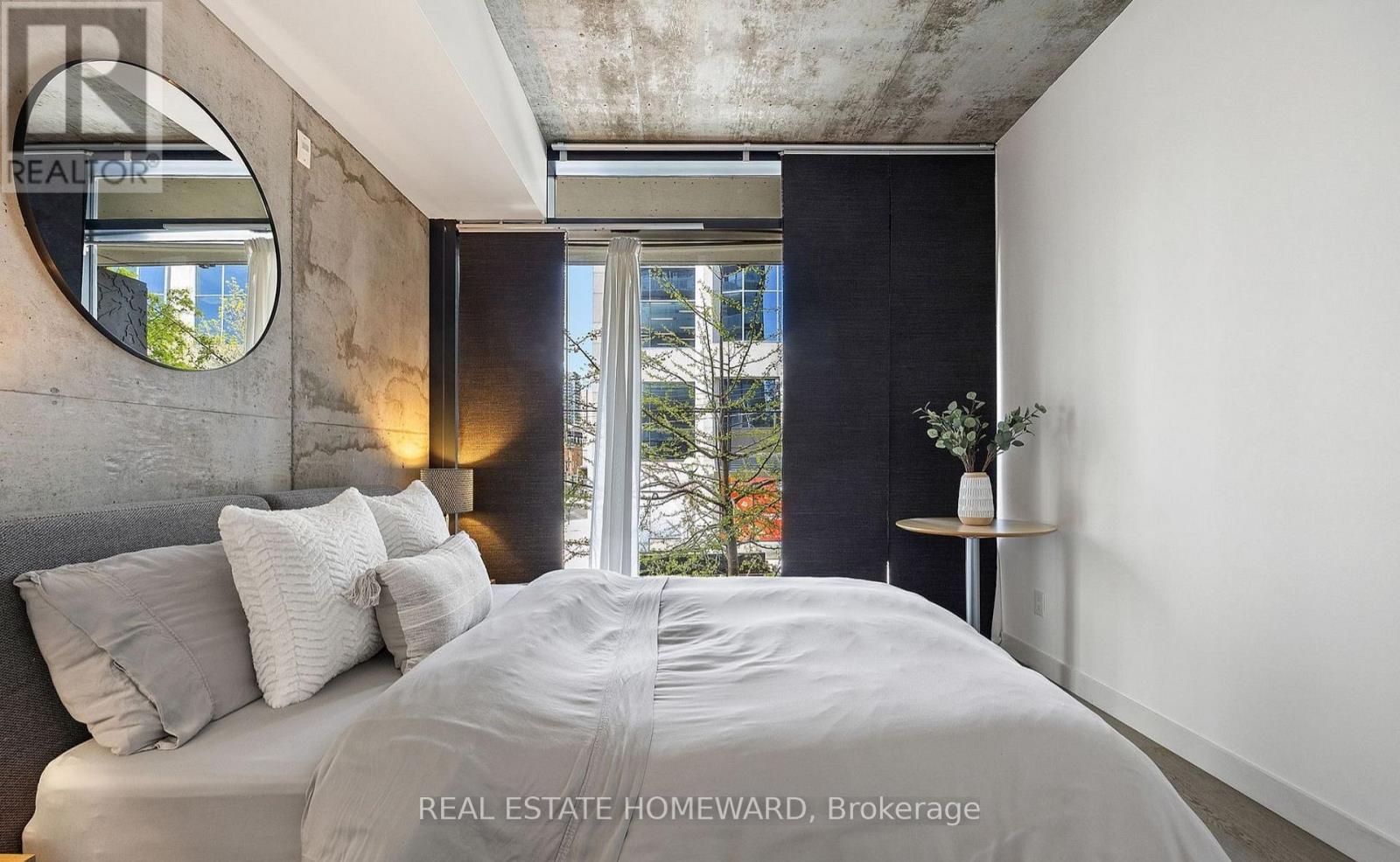 Th9 - 25 Stafford Street, Toronto, Ontario  M5V 0G3 - Photo 1 - C12655524