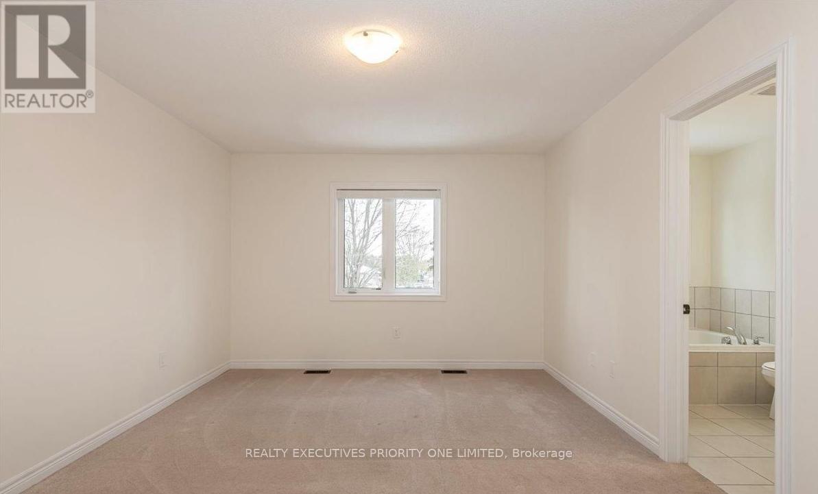 60 Greenwood Drive, Essa (Angus), Ontario  L0M 1B5 - Photo 13 - N12655492