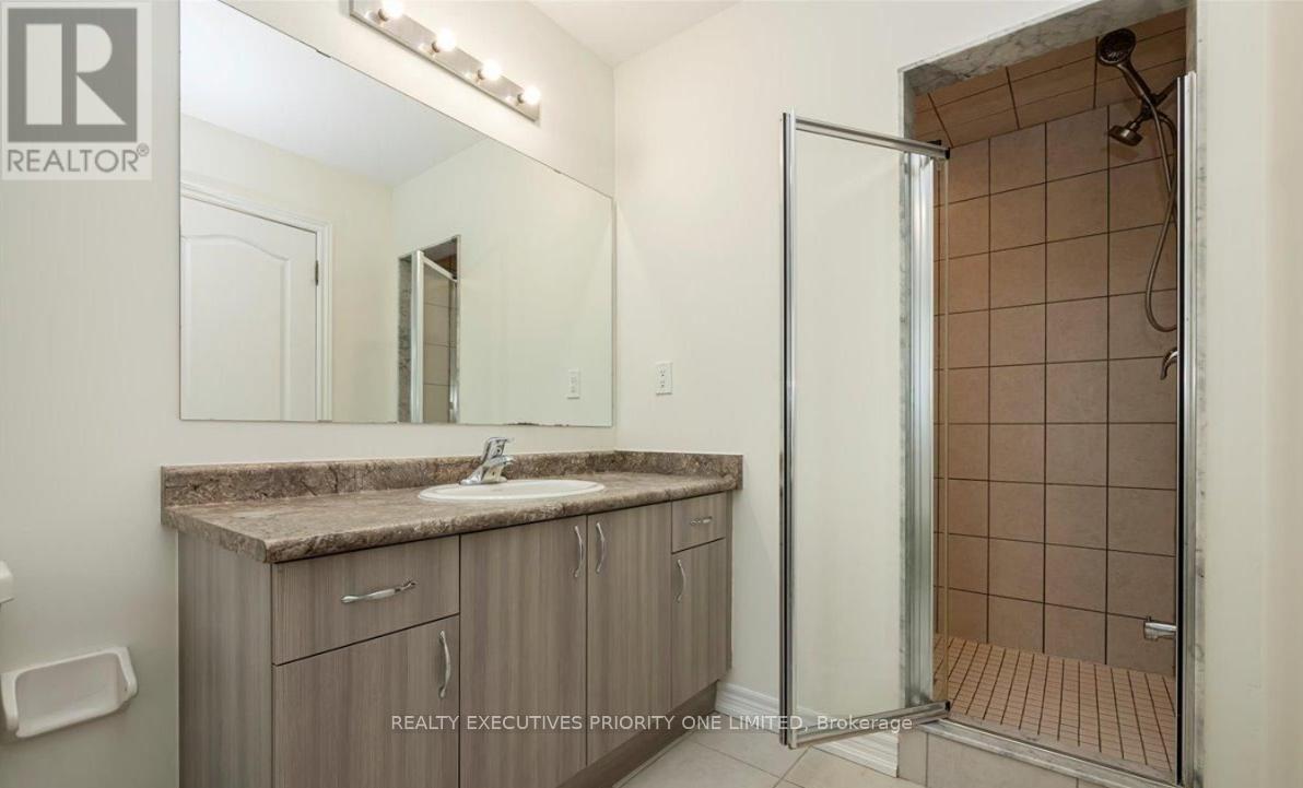 60 Greenwood Drive, Essa (Angus), Ontario  L0M 1B5 - Photo 15 - N12655492