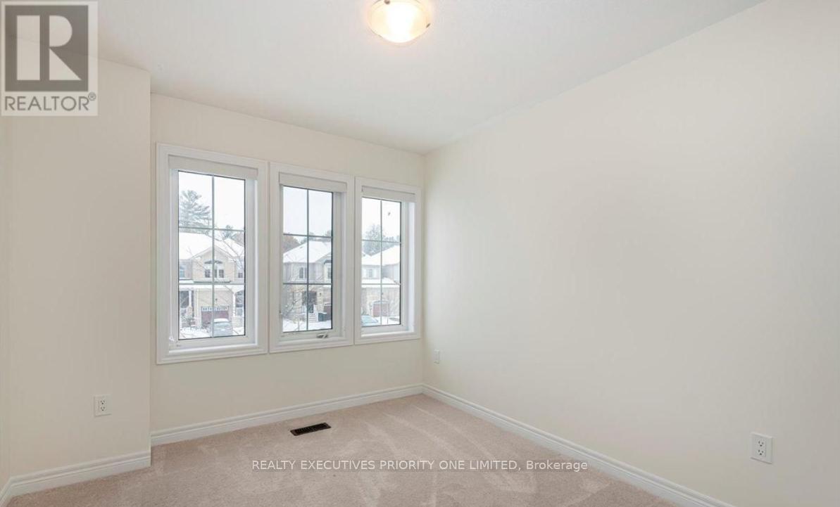 60 Greenwood Drive, Essa (Angus), Ontario  L0M 1B5 - Photo 19 - N12655492