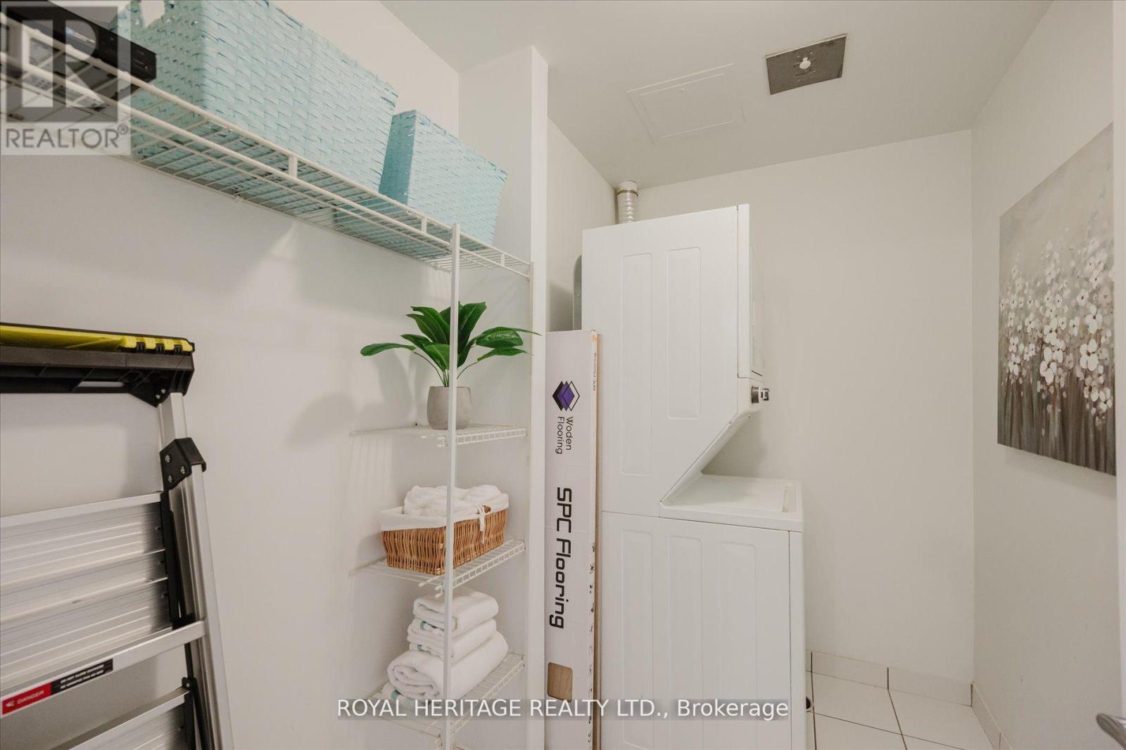 215 - 111 Civic Square Gate, Aurora, Ontario  L4G 0S6 - Photo 14 - N12655544