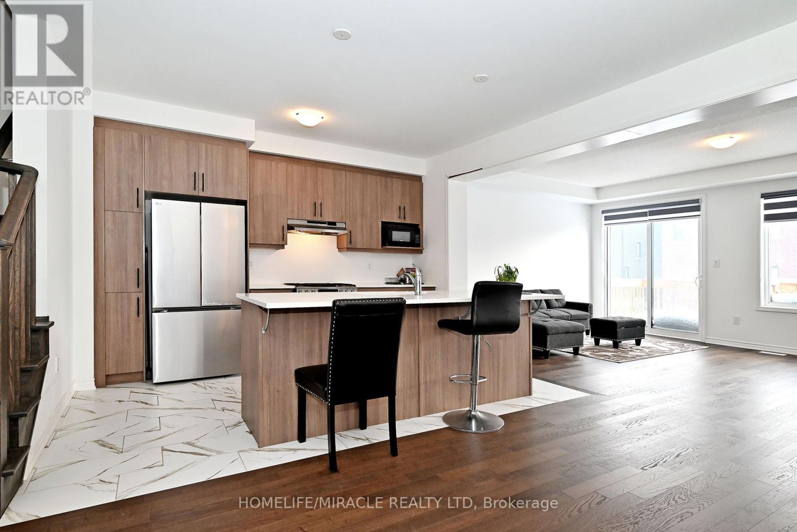 689 Mika Street, Innisfil, Ontario  L9S 0R7 - Photo 13 - N12650676