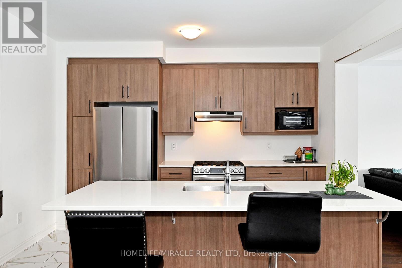 689 Mika Street, Innisfil, Ontario  L9S 0R7 - Photo 14 - N12650676