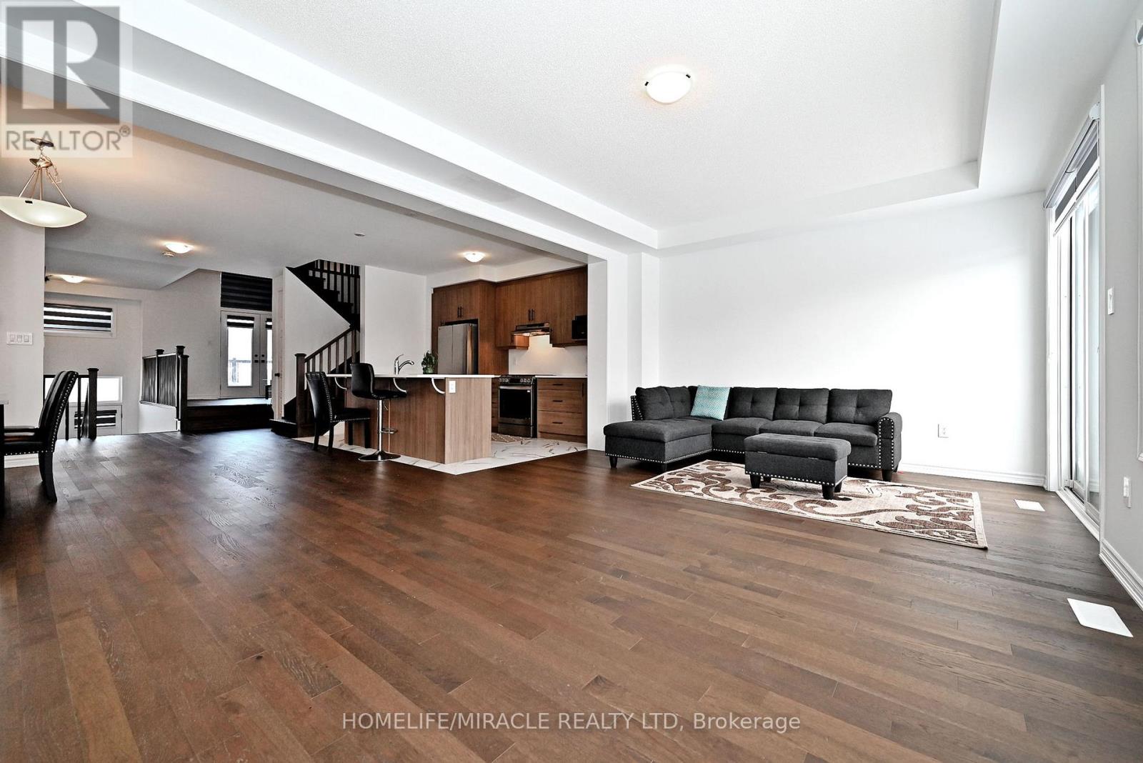 689 Mika Street, Innisfil, Ontario  L9S 0R7 - Photo 10 - N12650676