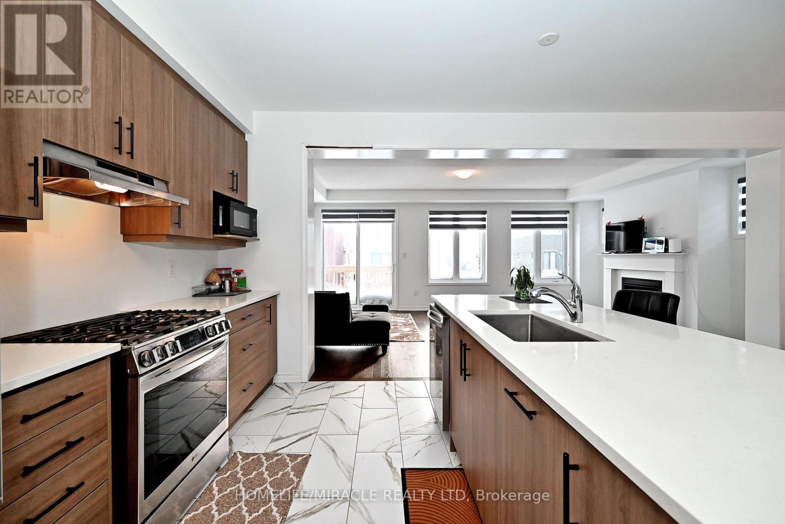 689 Mika Street, Innisfil, Ontario  L9S 0R7 - Photo 21 - N12650676