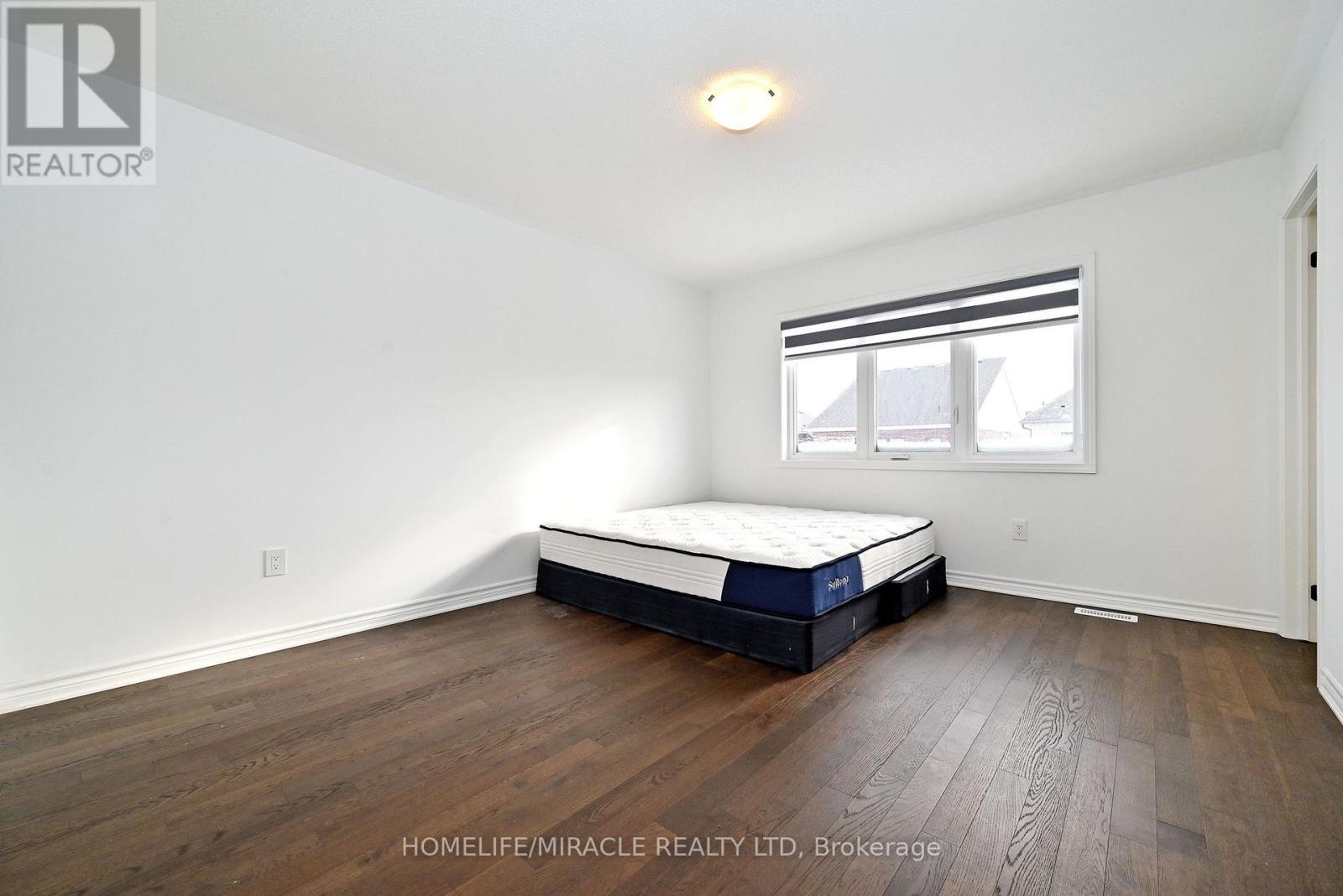 689 Mika Street, Innisfil, Ontario  L9S 0R7 - Photo 33 - N12650676