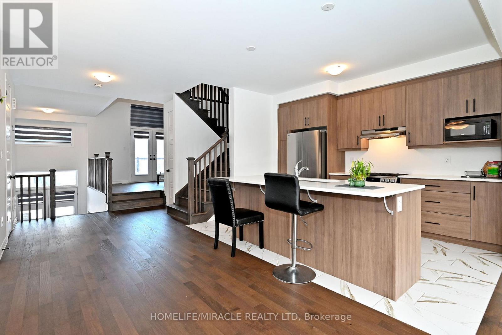 689 Mika Street, Innisfil, Ontario  L9S 0R7 - Photo 15 - N12650676