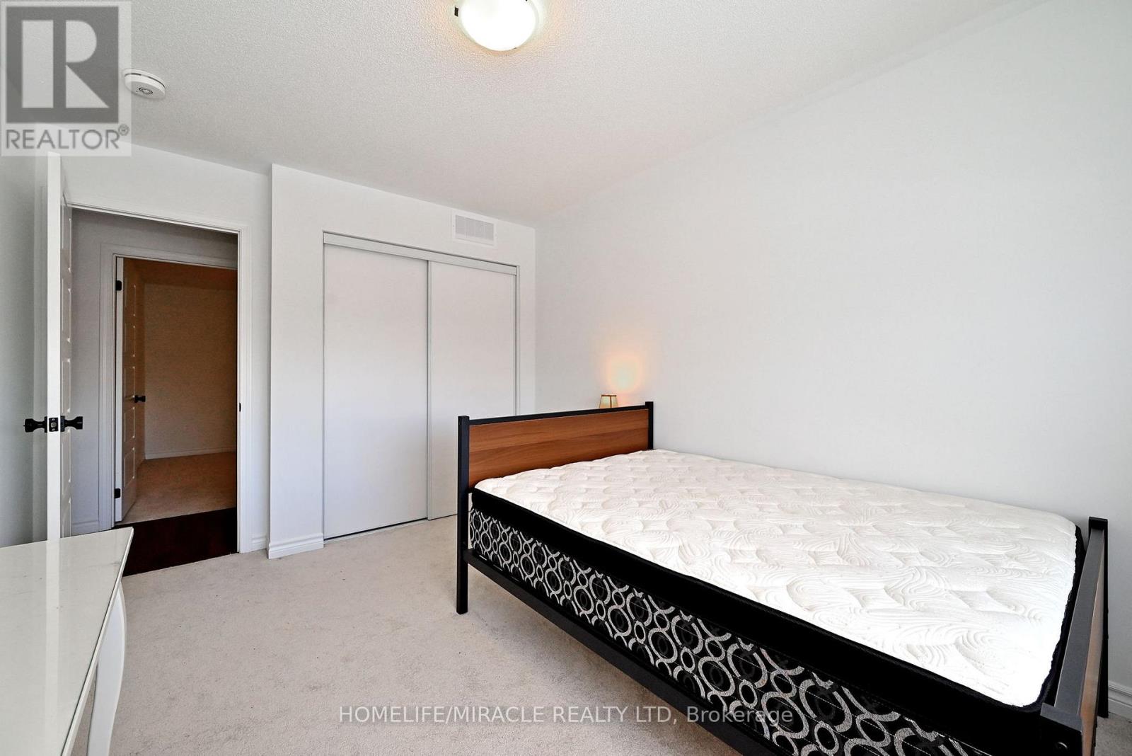 689 Mika Street, Innisfil, Ontario  L9S 0R7 - Photo 41 - N12650676