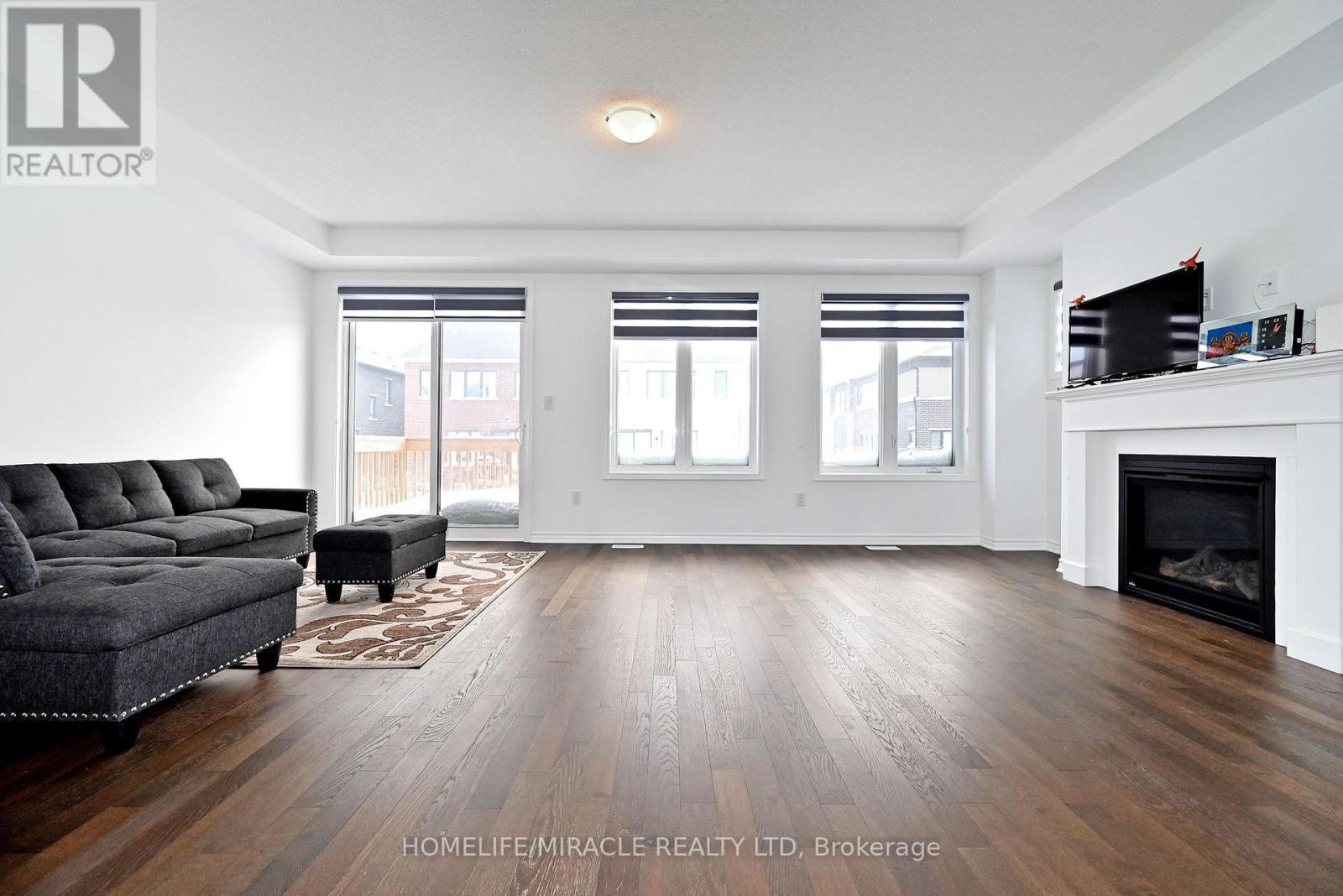 689 Mika Street, Innisfil, Ontario  L9S 0R7 - Photo 8 - N12650676