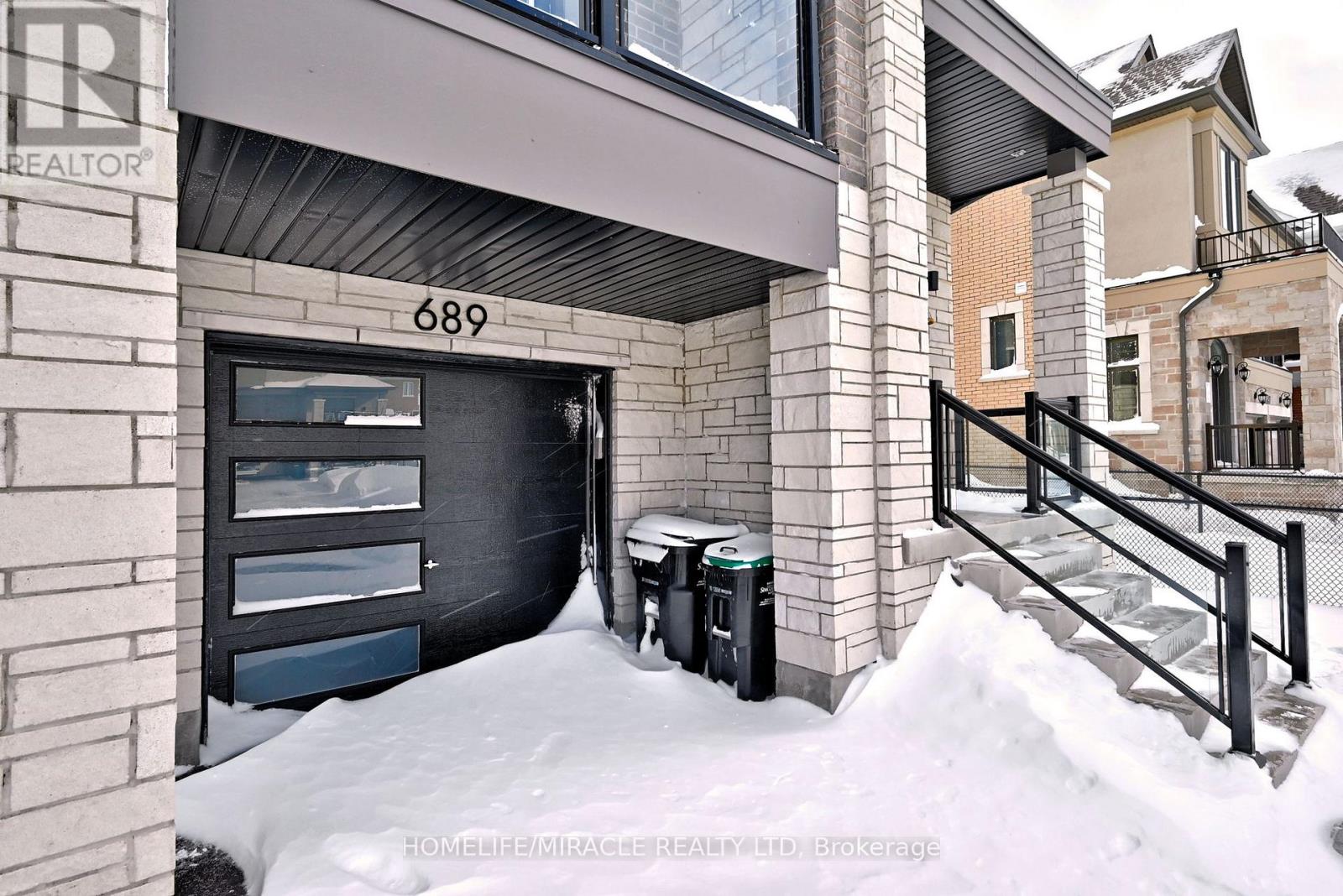 689 Mika Street, Innisfil, Ontario  L9S 0R7 - Photo 2 - N12650676