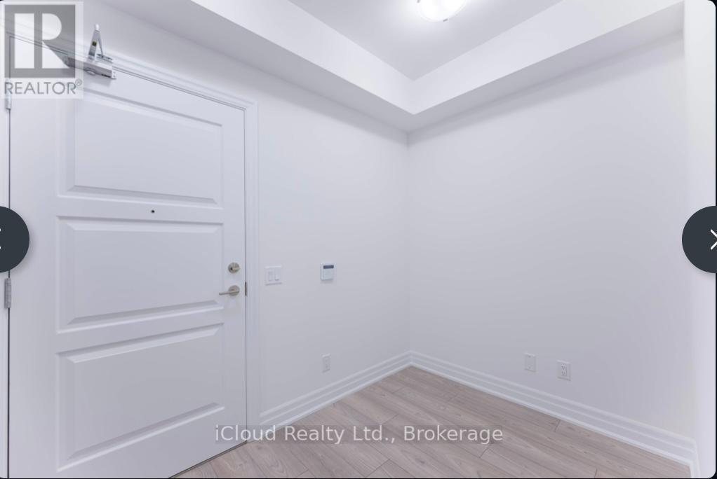 1704 - 36 Elm Drive, Mississauga, Ontario  L5B 0N9 - Photo 2 - W12654244