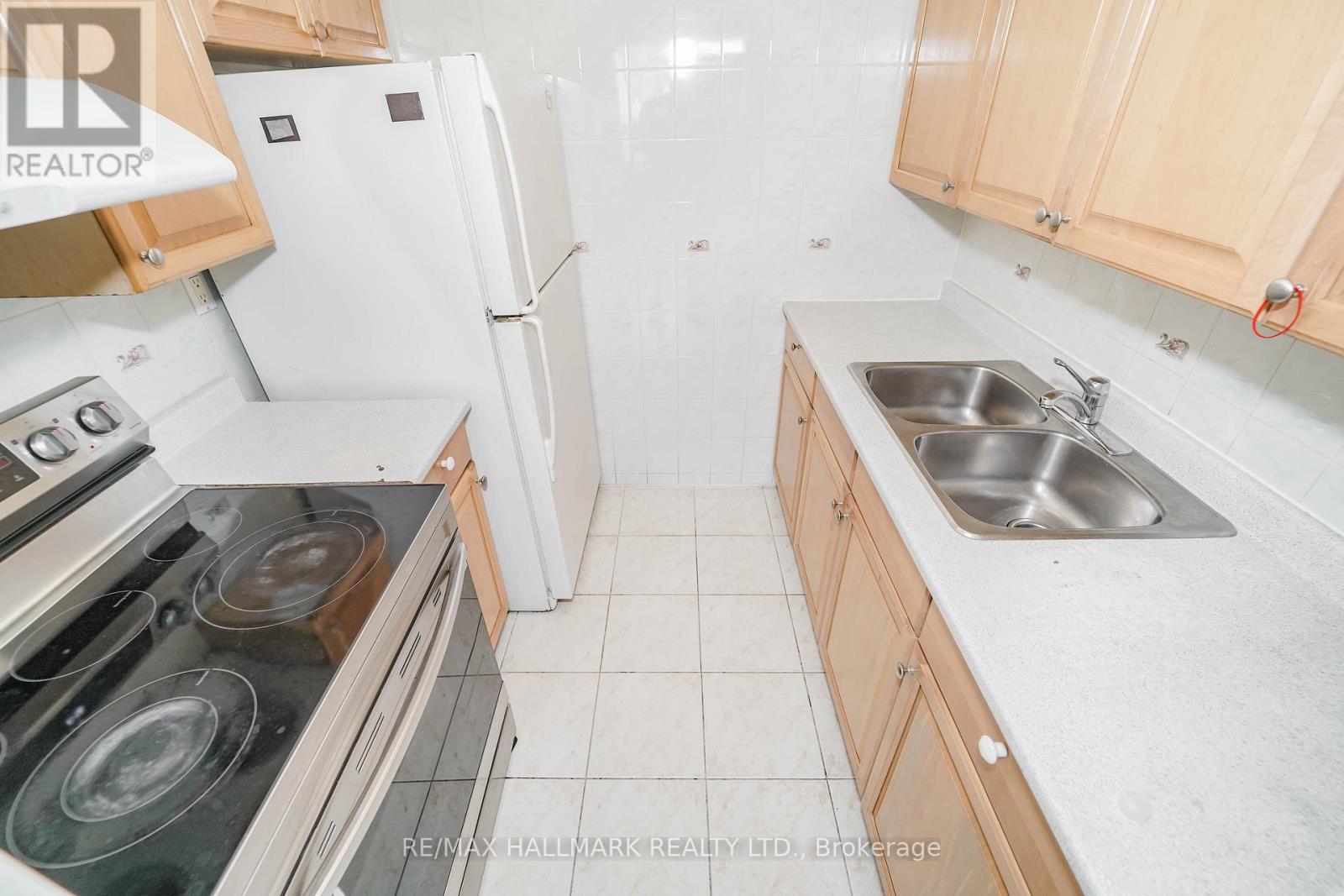 411 - 50 Lotherton Pathway, Toronto, Ontario  M6B 2G7 - Photo 12 - W12655498