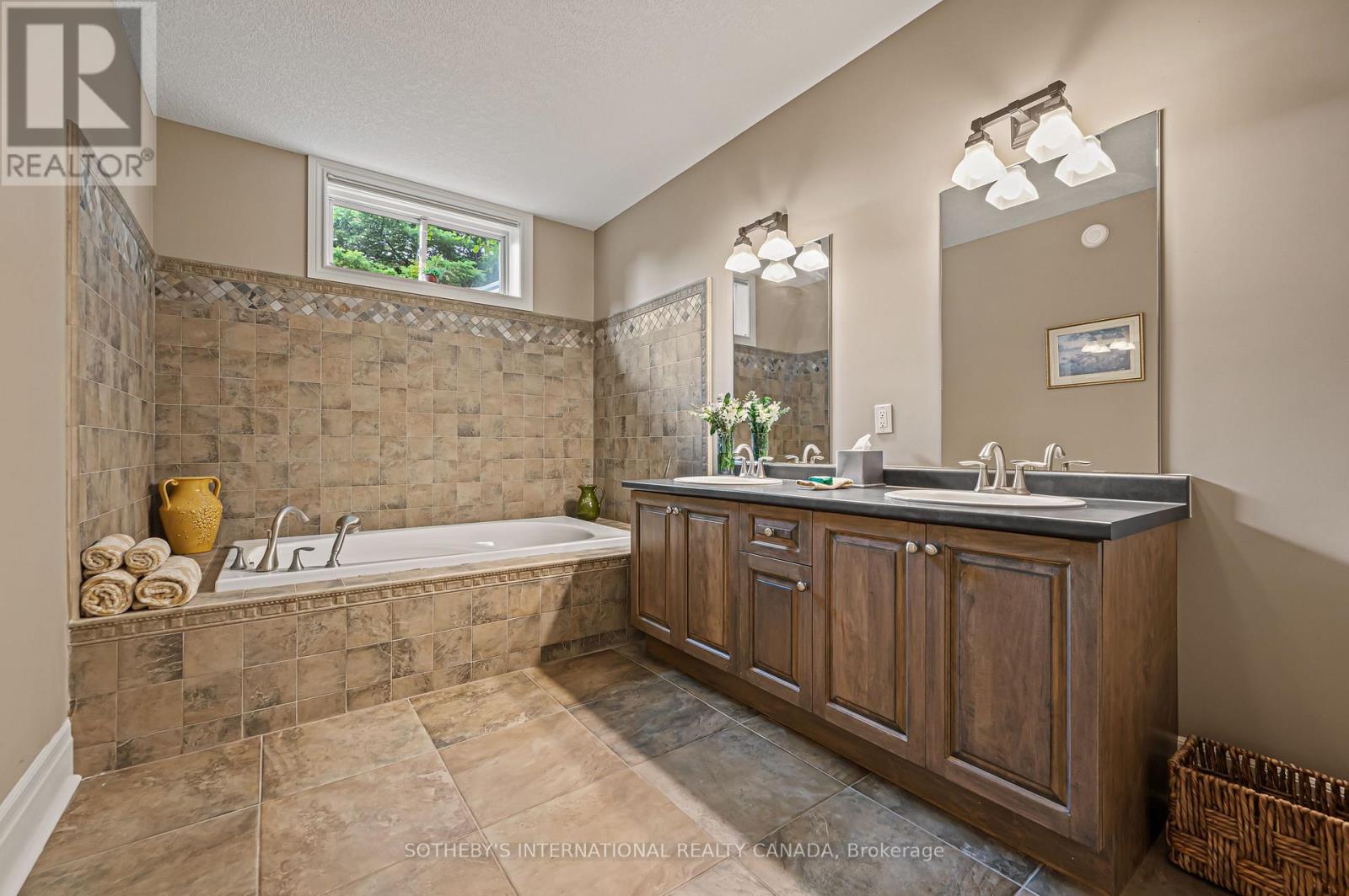 111 John Bricker Road, Cambridge, Ontario  N3H 4R8 - Photo 37 - X12655568