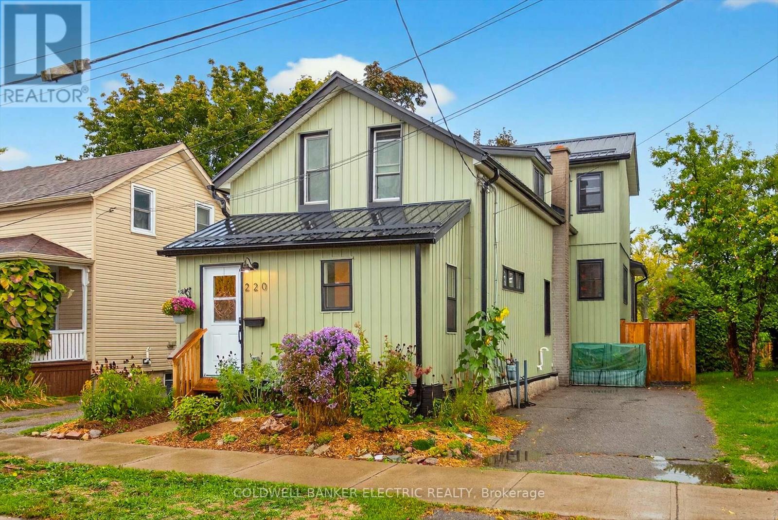 220 Rogers Street, Peterborough, Ontario  K9H 1W3 - Photo 2 - X12655638