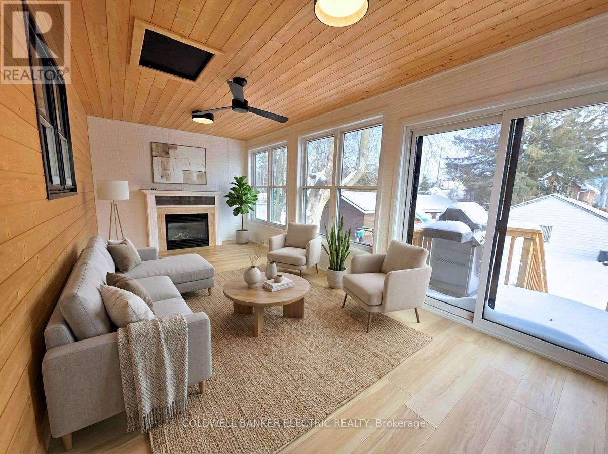 220 Rogers Street, Peterborough, Ontario  K9H 1W3 - Photo 3 - X12655638