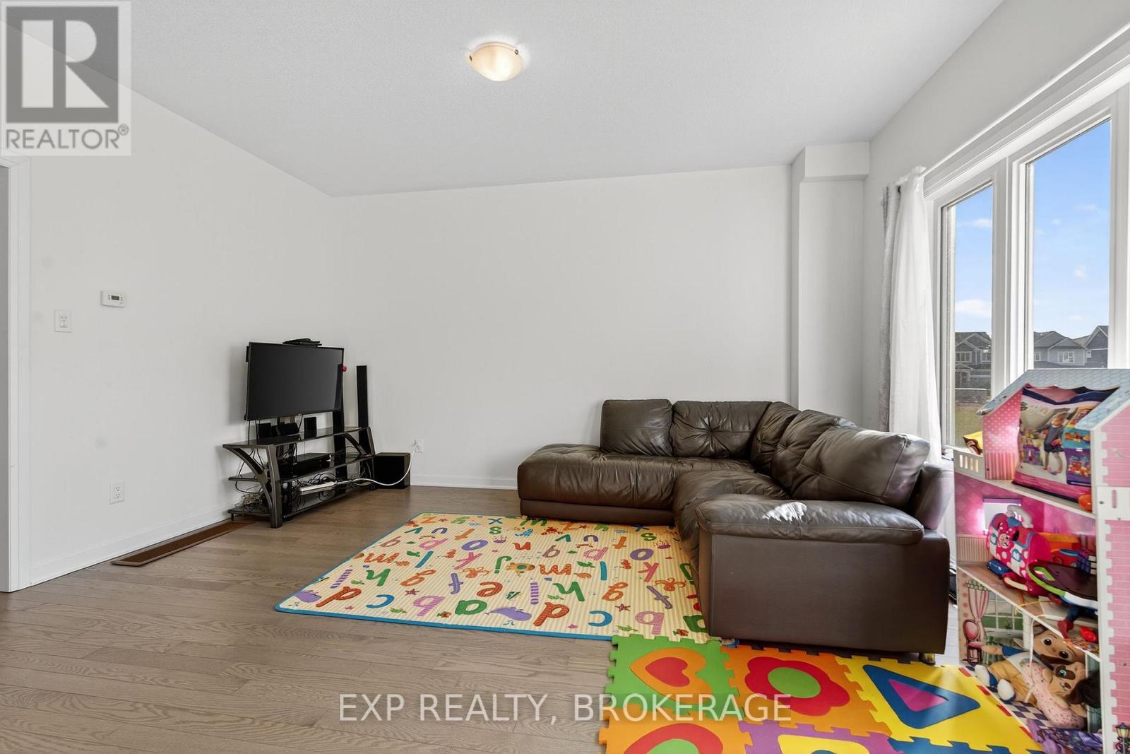 73 Oakmont Drive, Loyalist, Ontario  K0H 1G0 - Photo 10 - X12655612