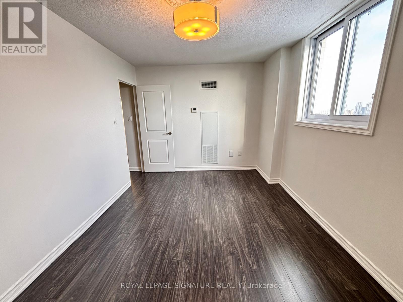 2007 - 812 Burnhamthorpe Road, Toronto, Ontario  M9C 4W1 - Photo 10 - W12654280