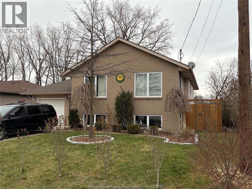 MLS# 26000018: 581 REAUME, LaSalle, Canada