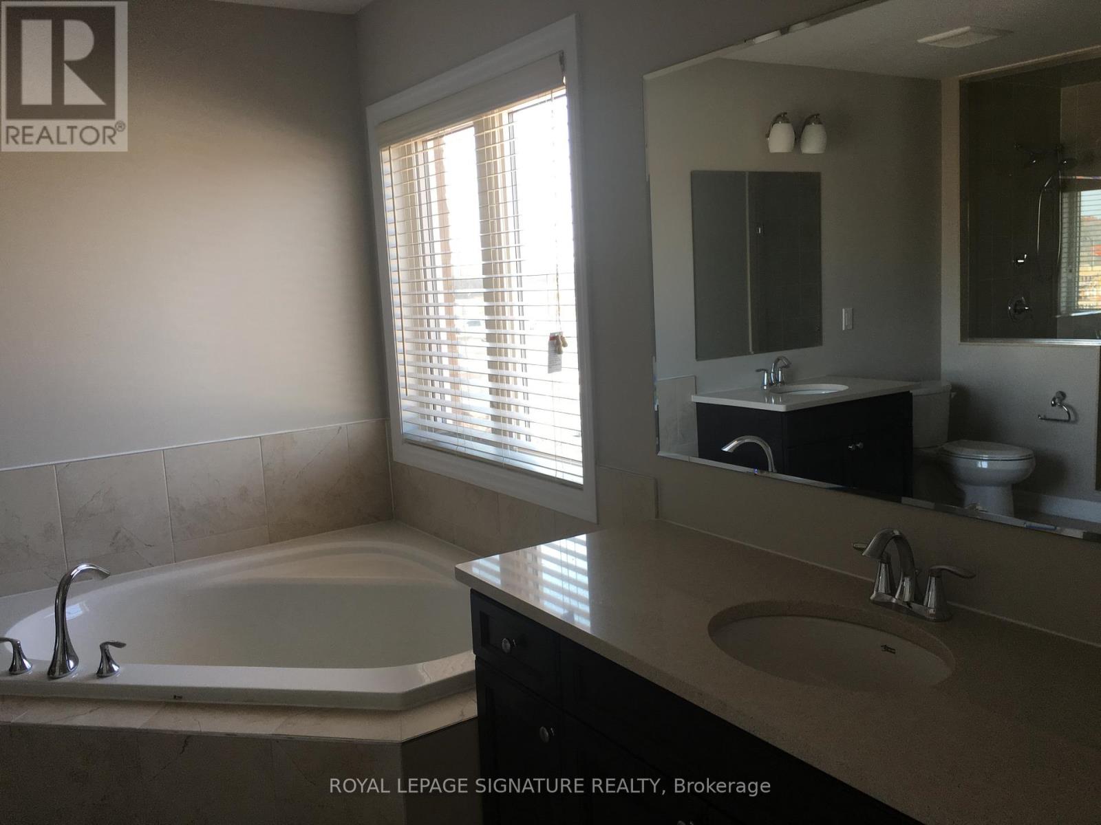 165 Wheat Boom Drive S, Oakville, Ontario  L6H 0M8 - Photo 10 - W12655628