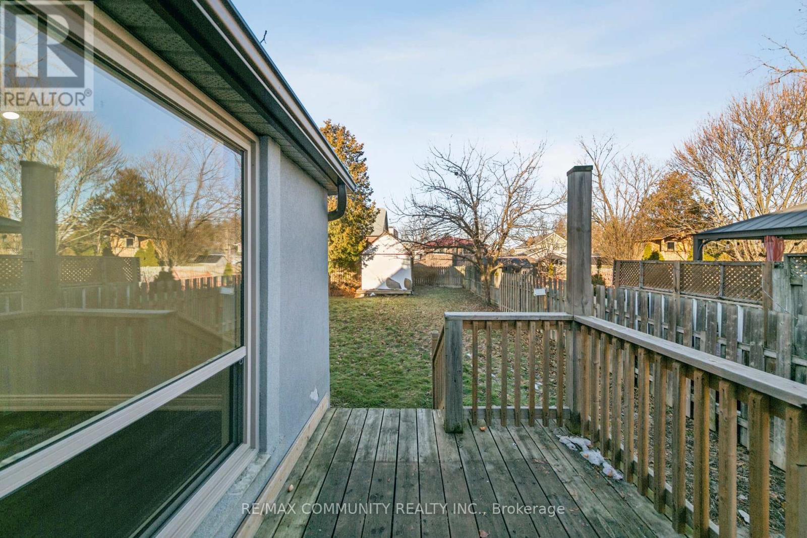 46 East 7th Street, Hamilton, Ontario  L9A 3G8 - Photo 13 - X12655596